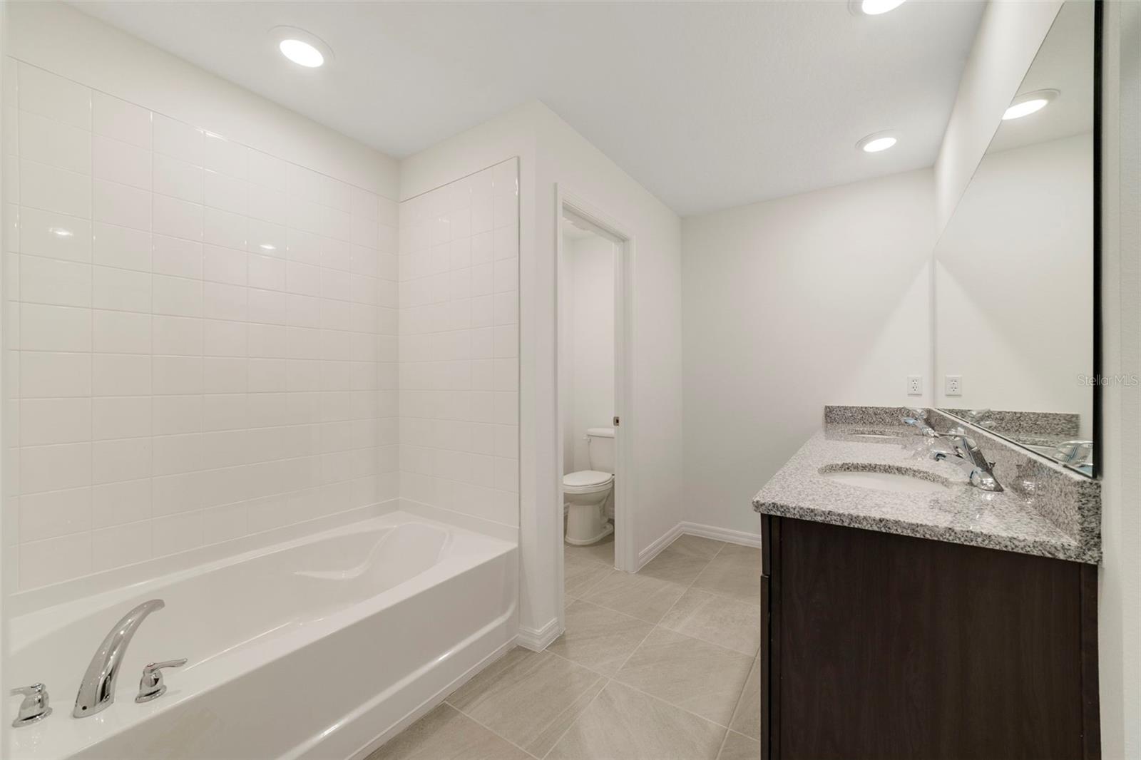 1657 Greenleaf Woods Cv Property Photo 21
