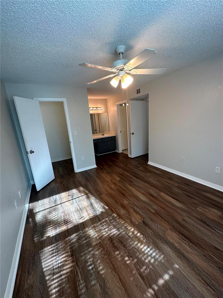 4658 Commander Dr #834 Property Photo 6