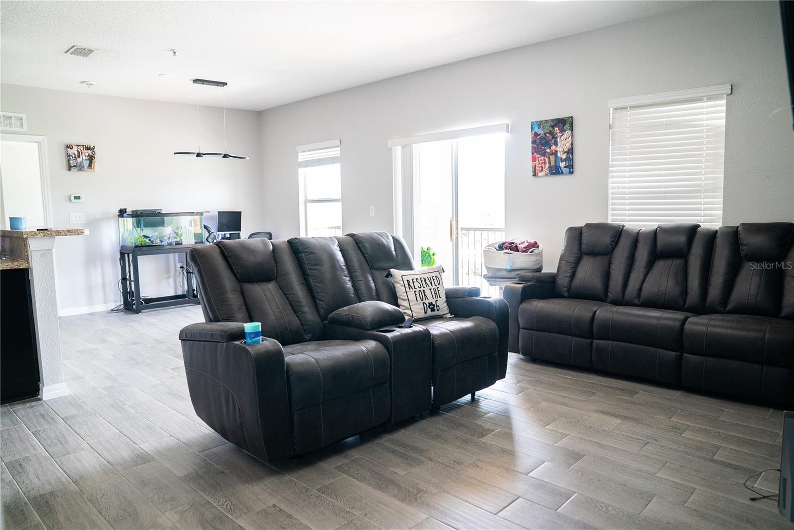 O6417704 Property Photo 5