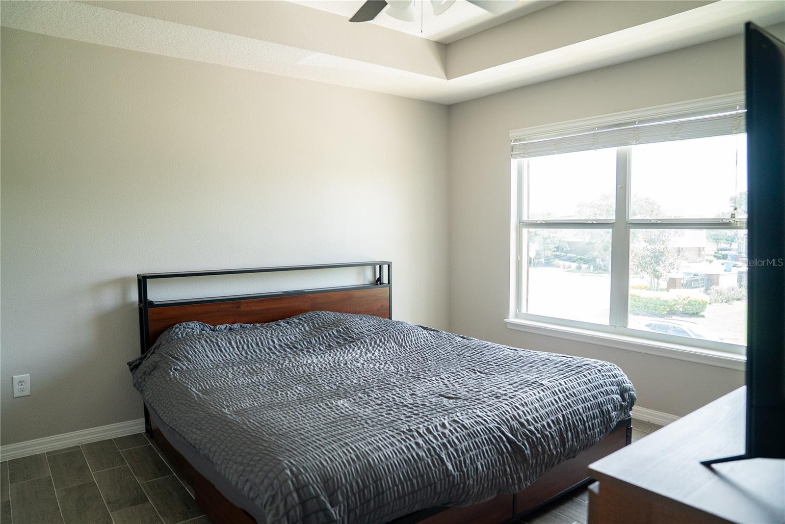 O6417704 Property Photo 10