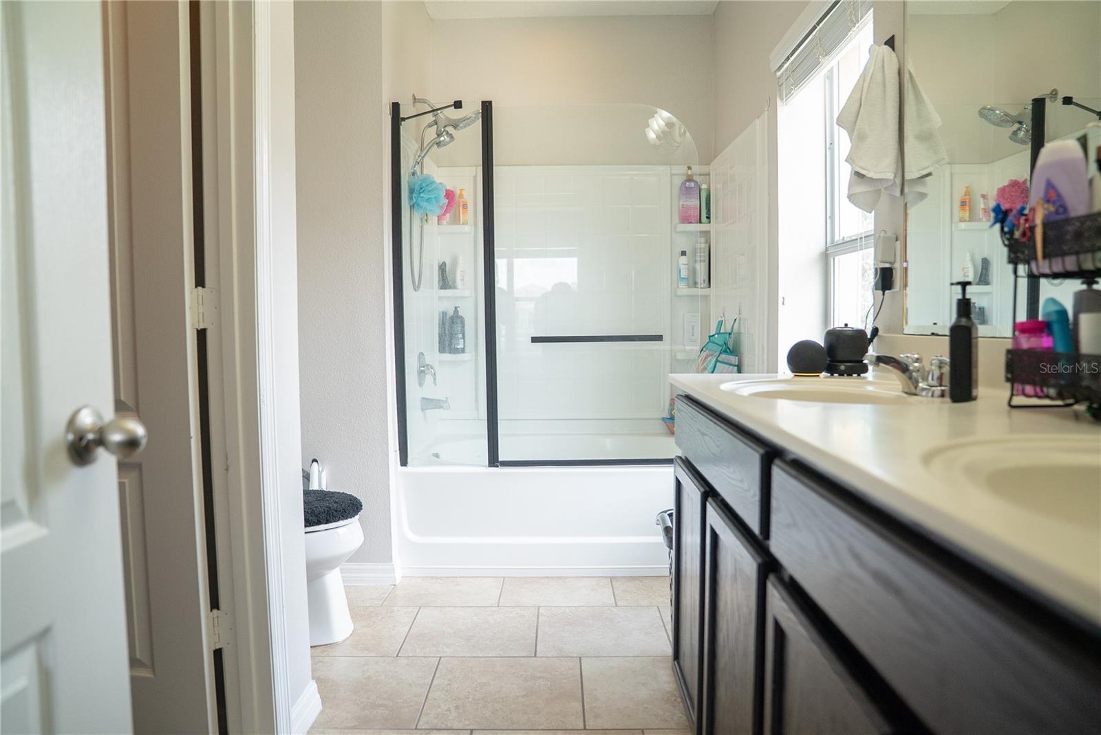 O6417704 Property Photo 11
