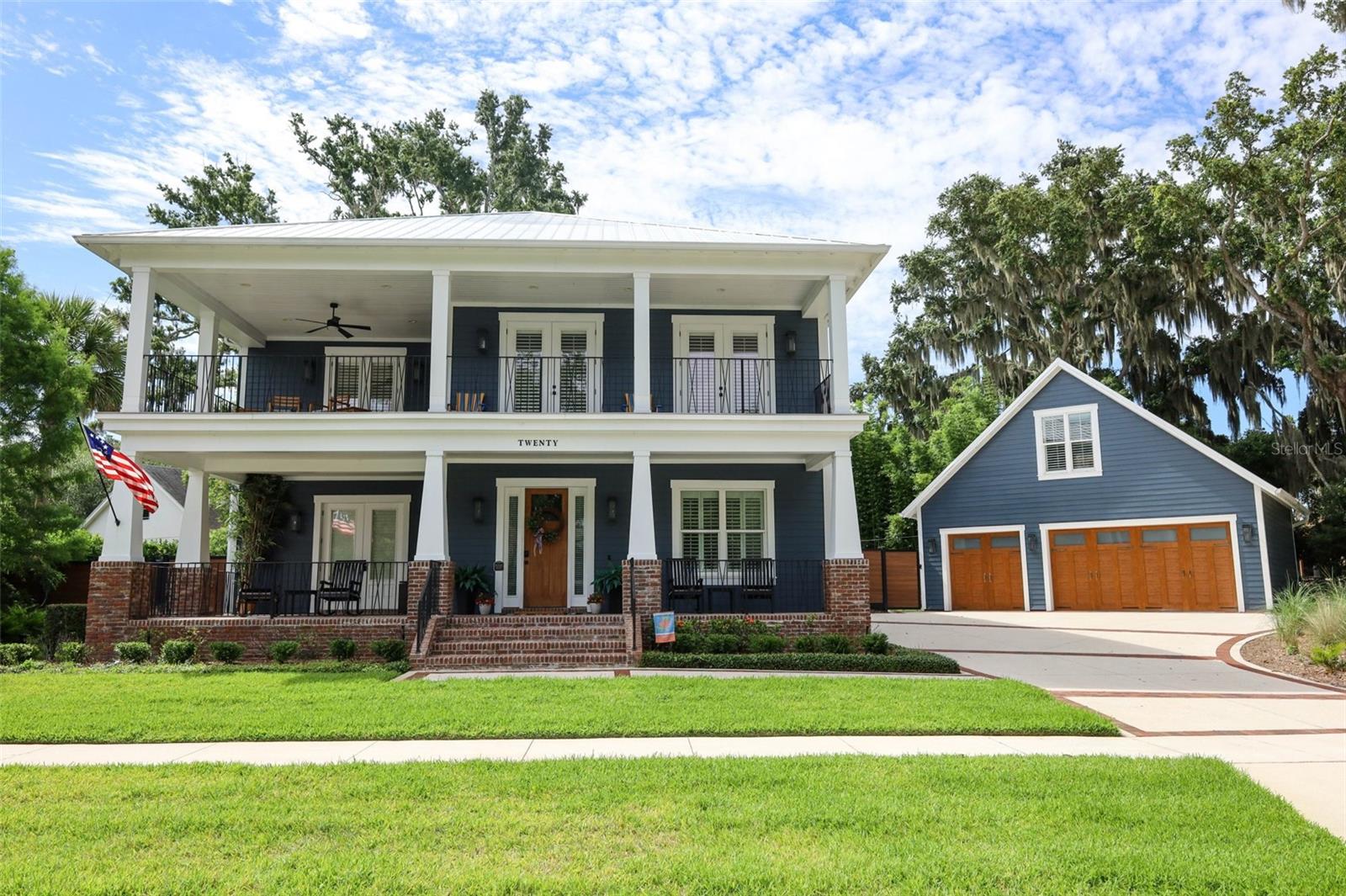 20 W CREST AVE