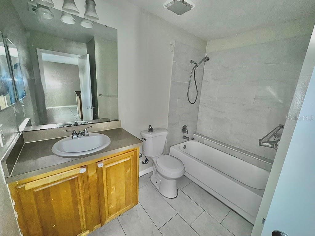 5962 Westgate Dr #204 Property Photo 20