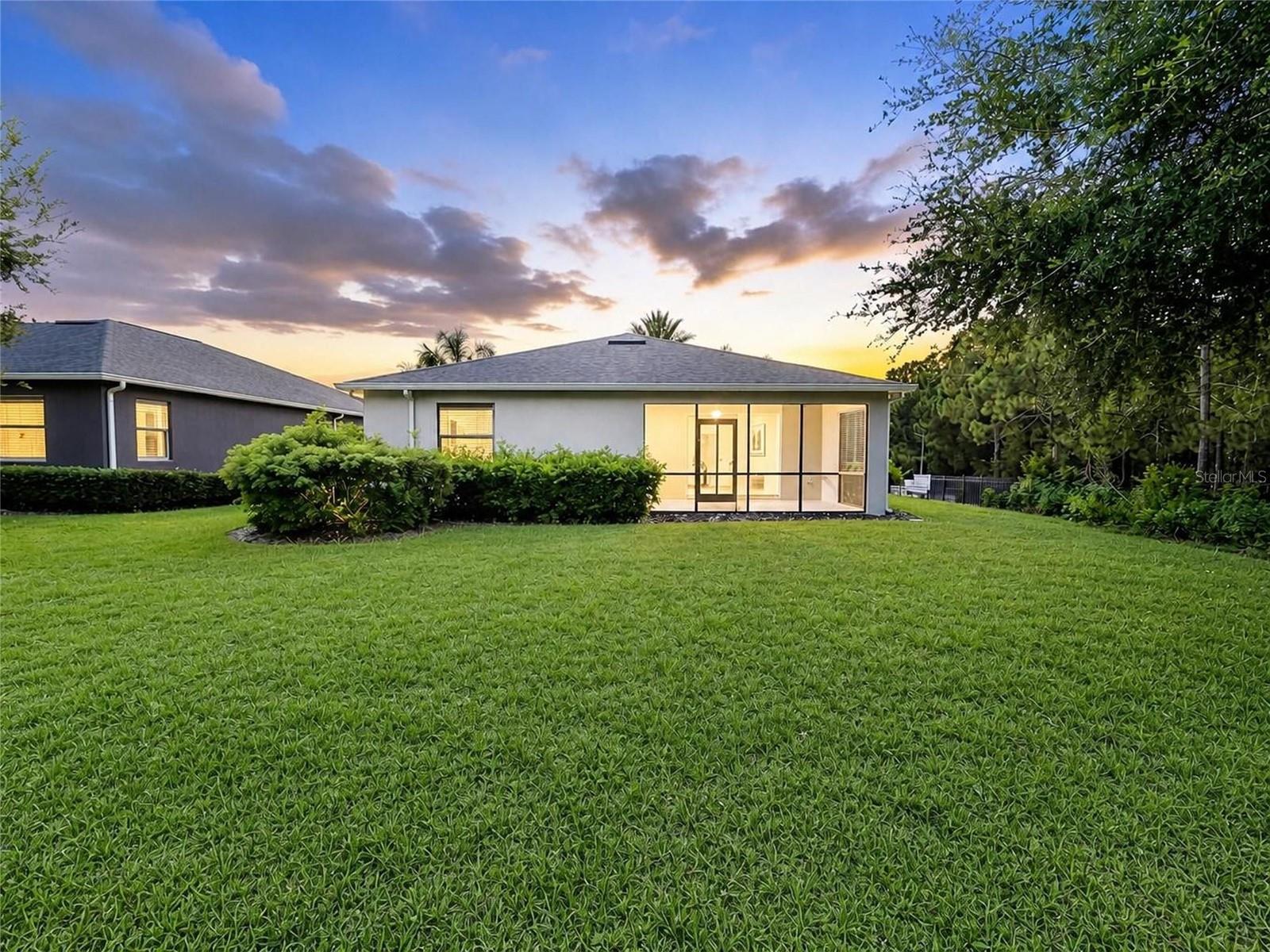 2220 Barrington Loop Property Photo 2