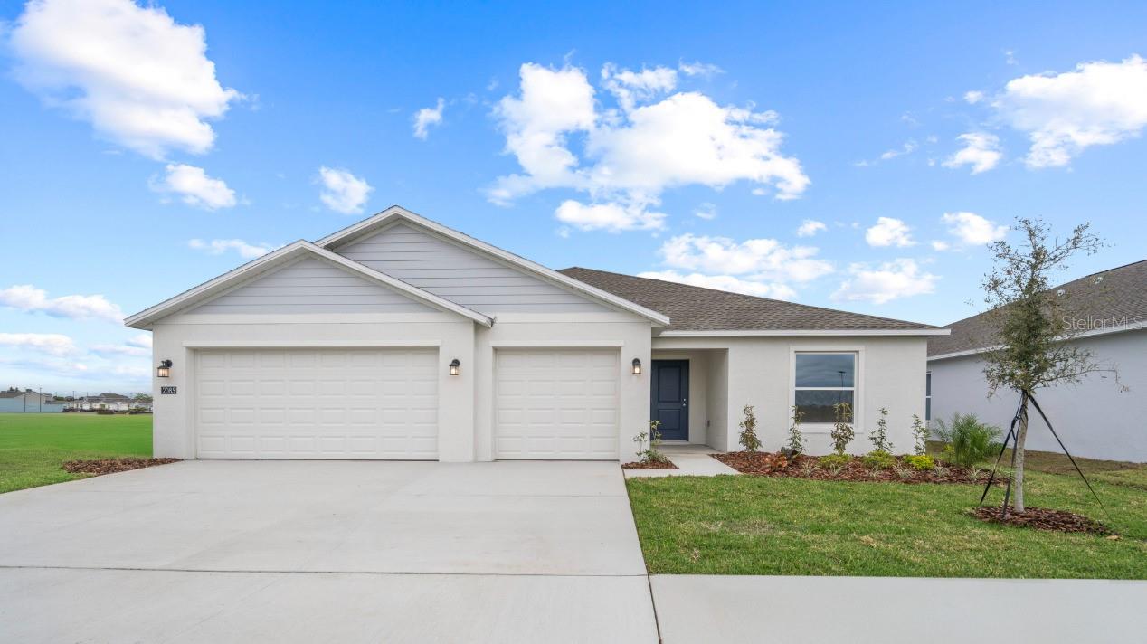 2085 Lasso Loop Property Photo 1