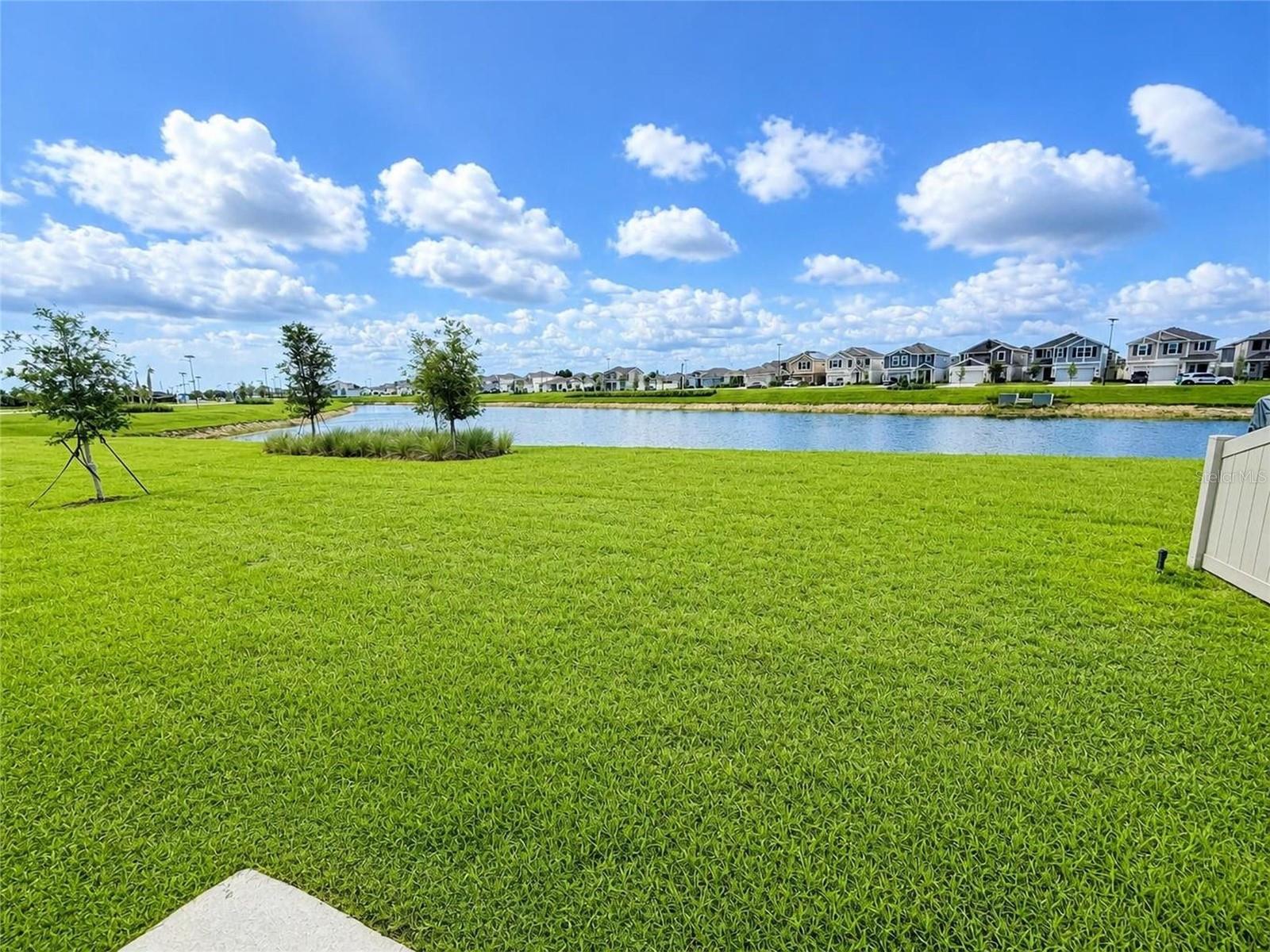 2085 Lasso Loop Property Photo 2