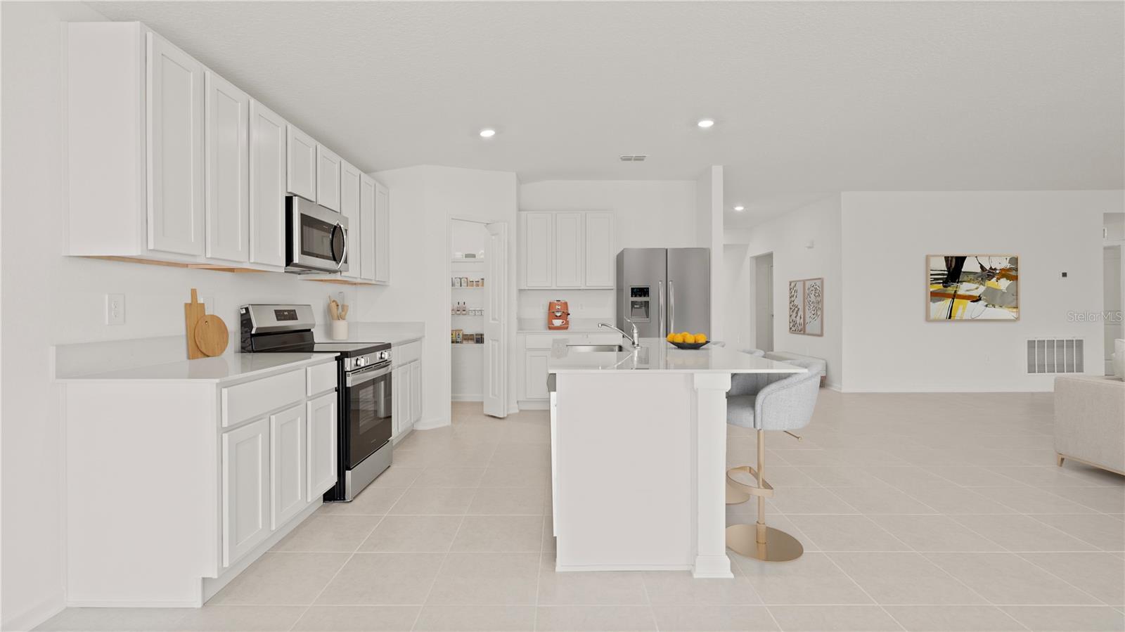 2085 Lasso Loop Property Photo 10
