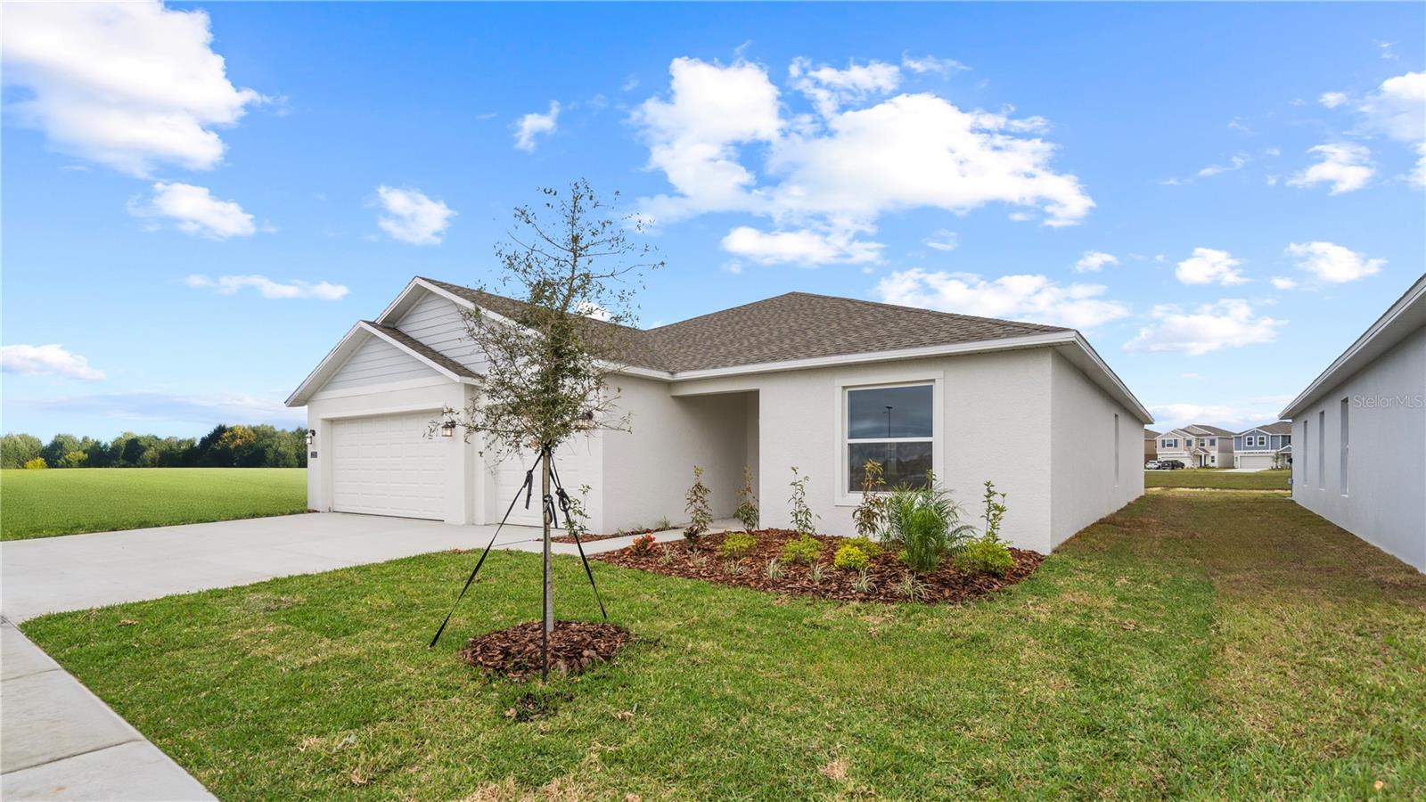 2085 Lasso Loop Property Photo 28