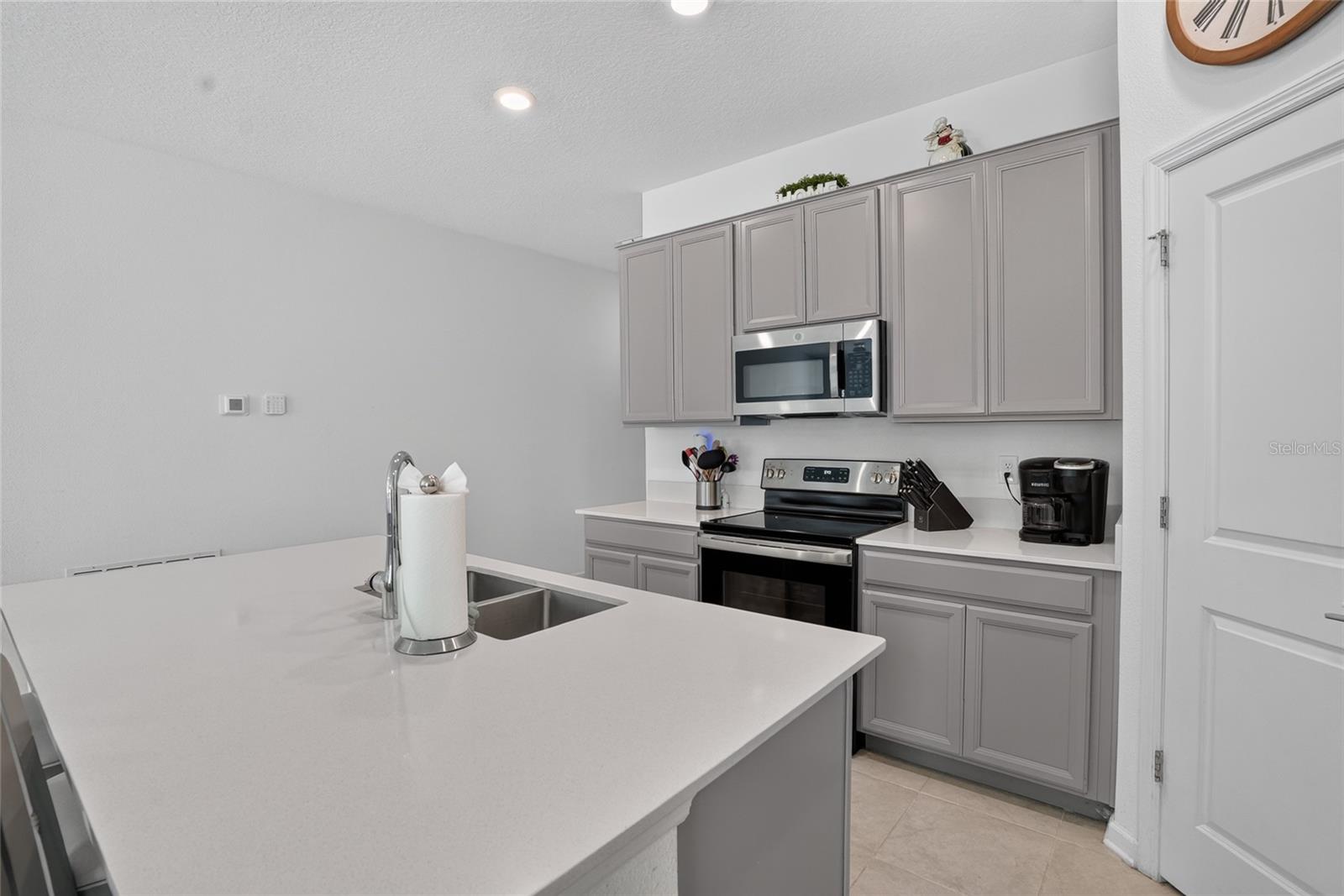 5151 Four Strand Ct Property Photo 17