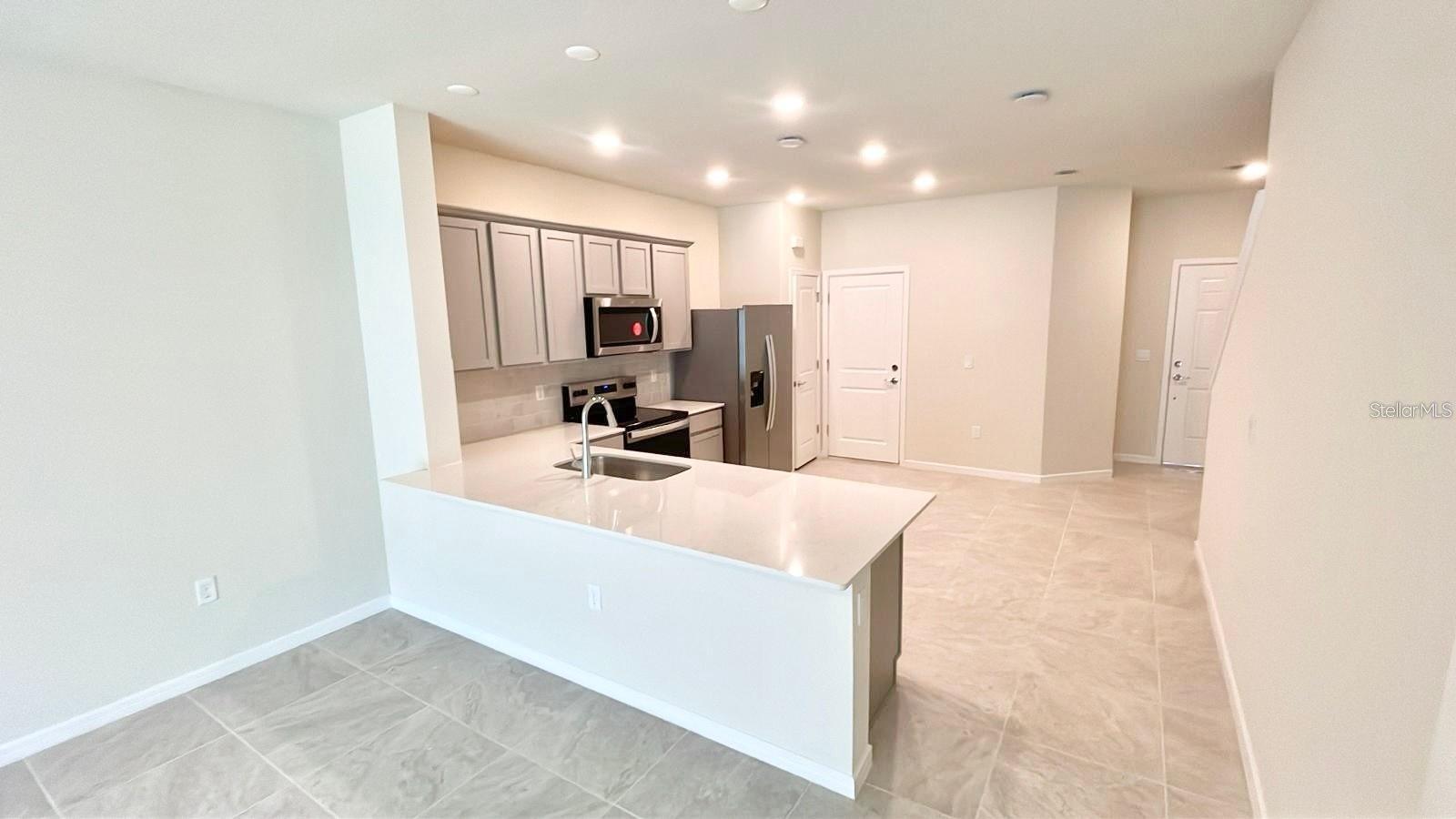2571 Winsome Way Property Photo 3