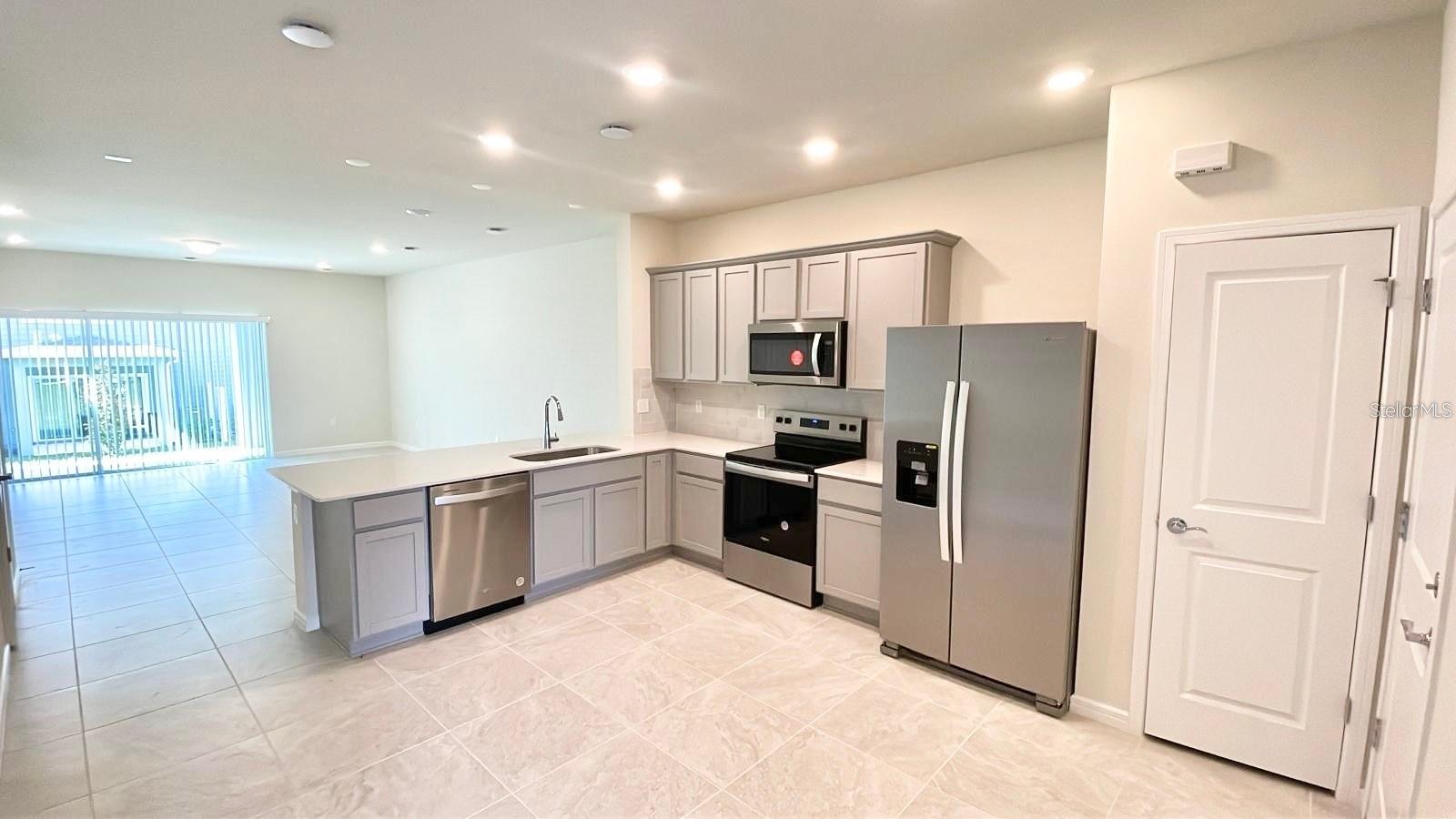 2571 Winsome Way Property Photo 4