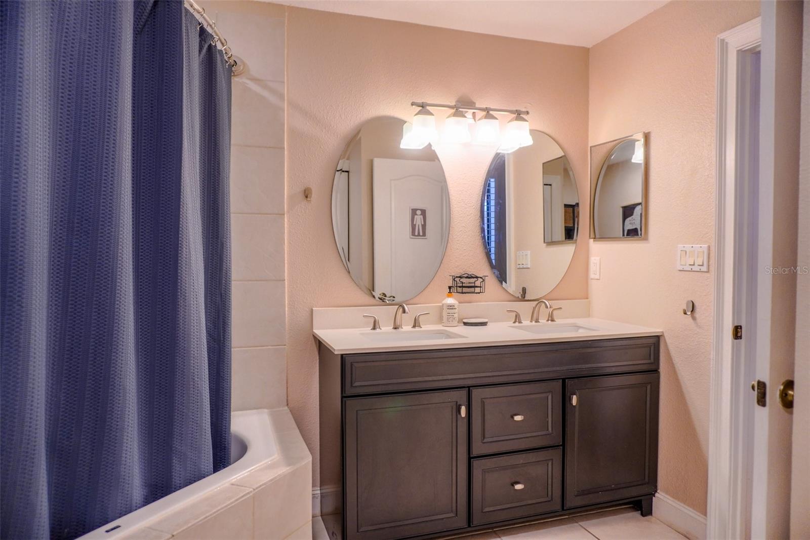 1010 Winderley Pl #149 Property Photo 18