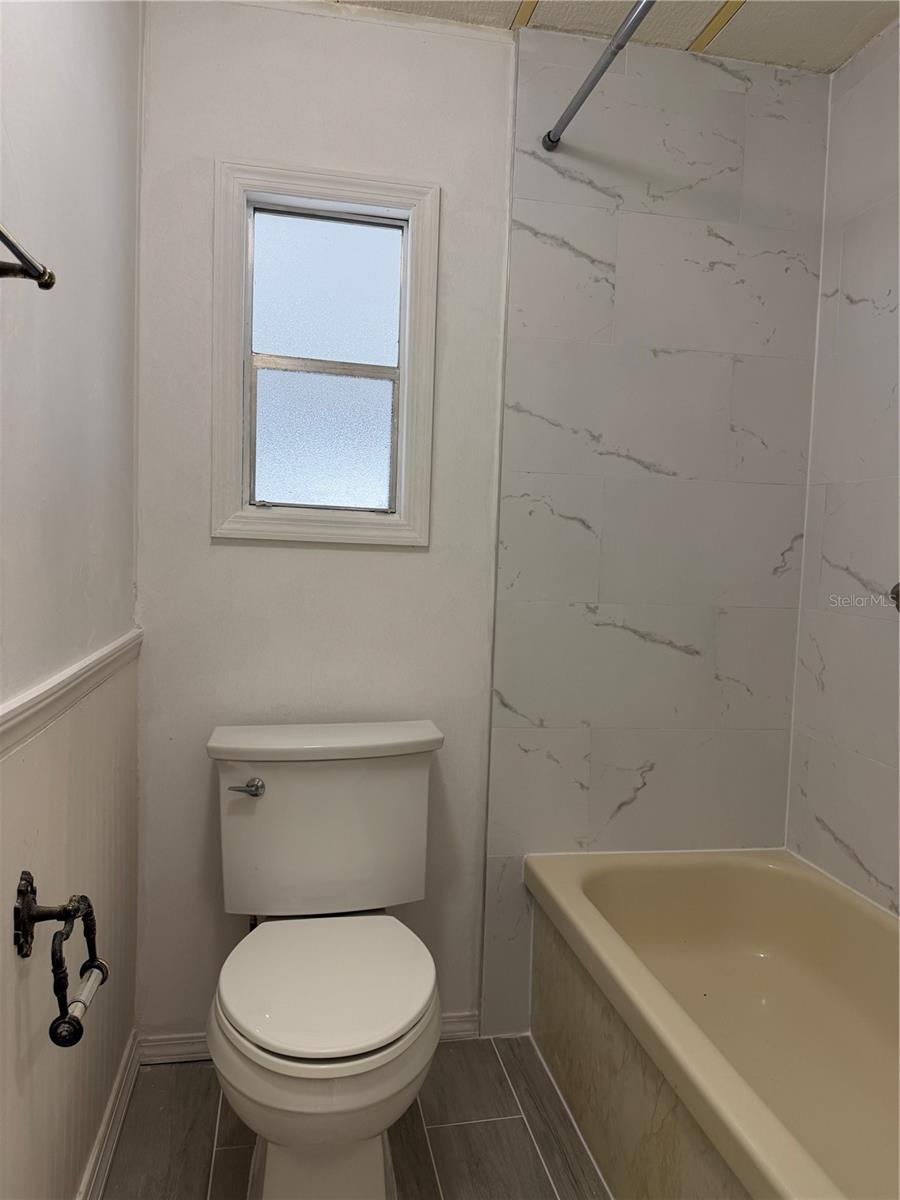 925 Beechwood Ave Property Photo 10