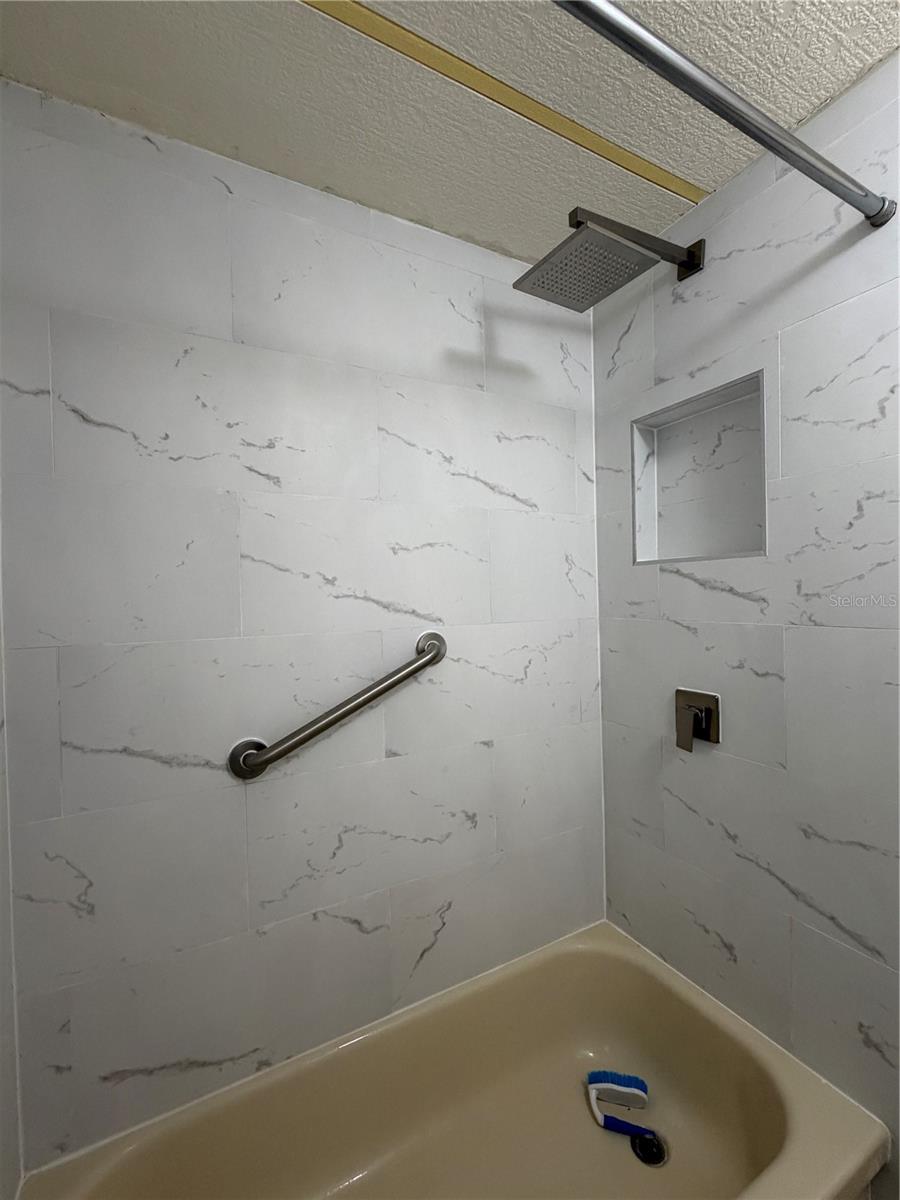 925 Beechwood Ave Property Photo 12