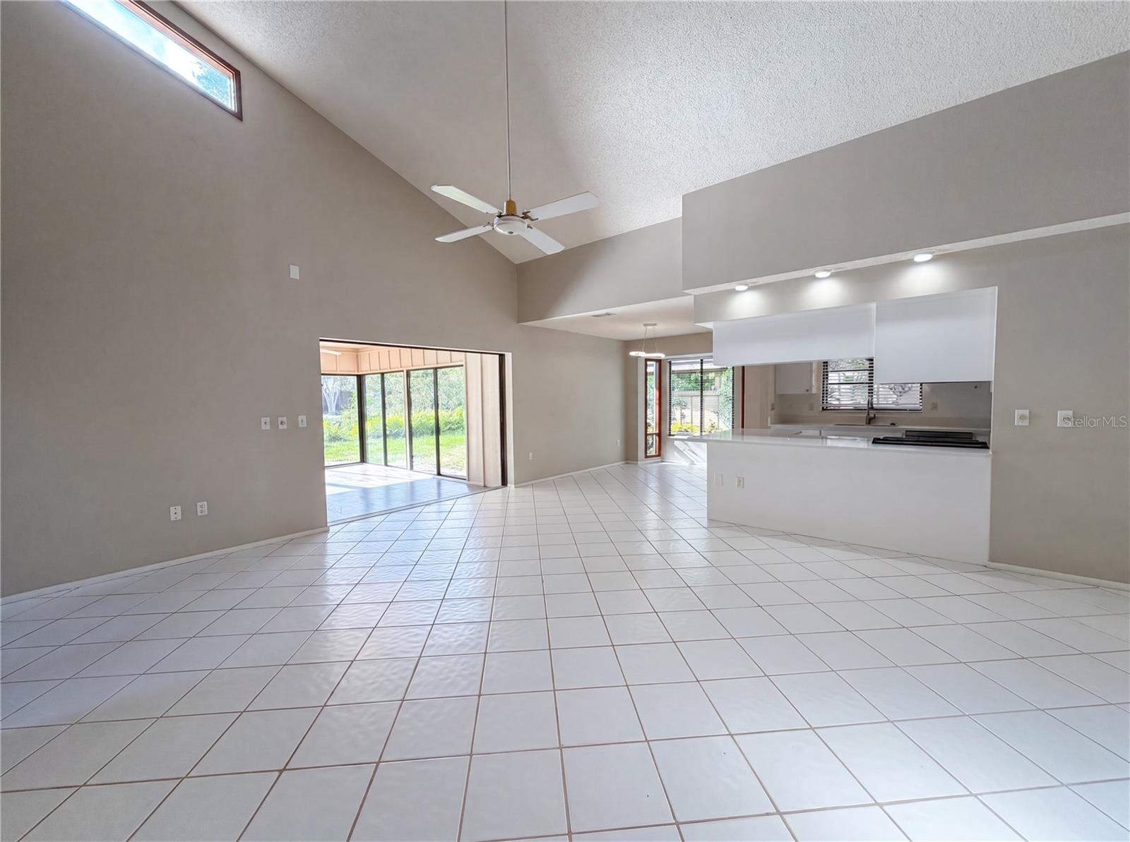 1407 Willow Oak Cir #1407 Property Photo 7