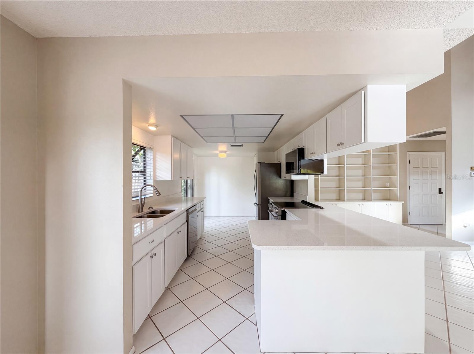 1407 Willow Oak Cir #1407 Property Photo 8