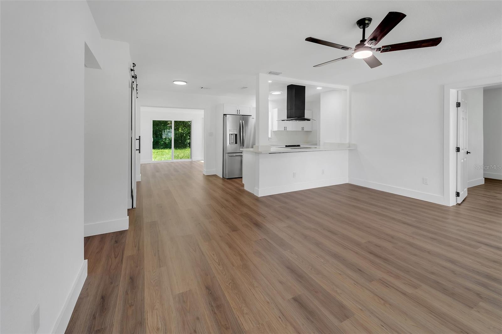 8 Flamevine Ln Property Photo 3