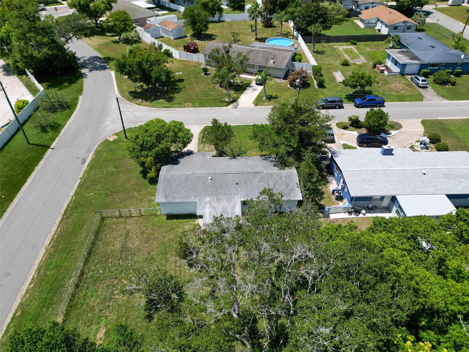 8 Flamevine Ln Property Photo 6