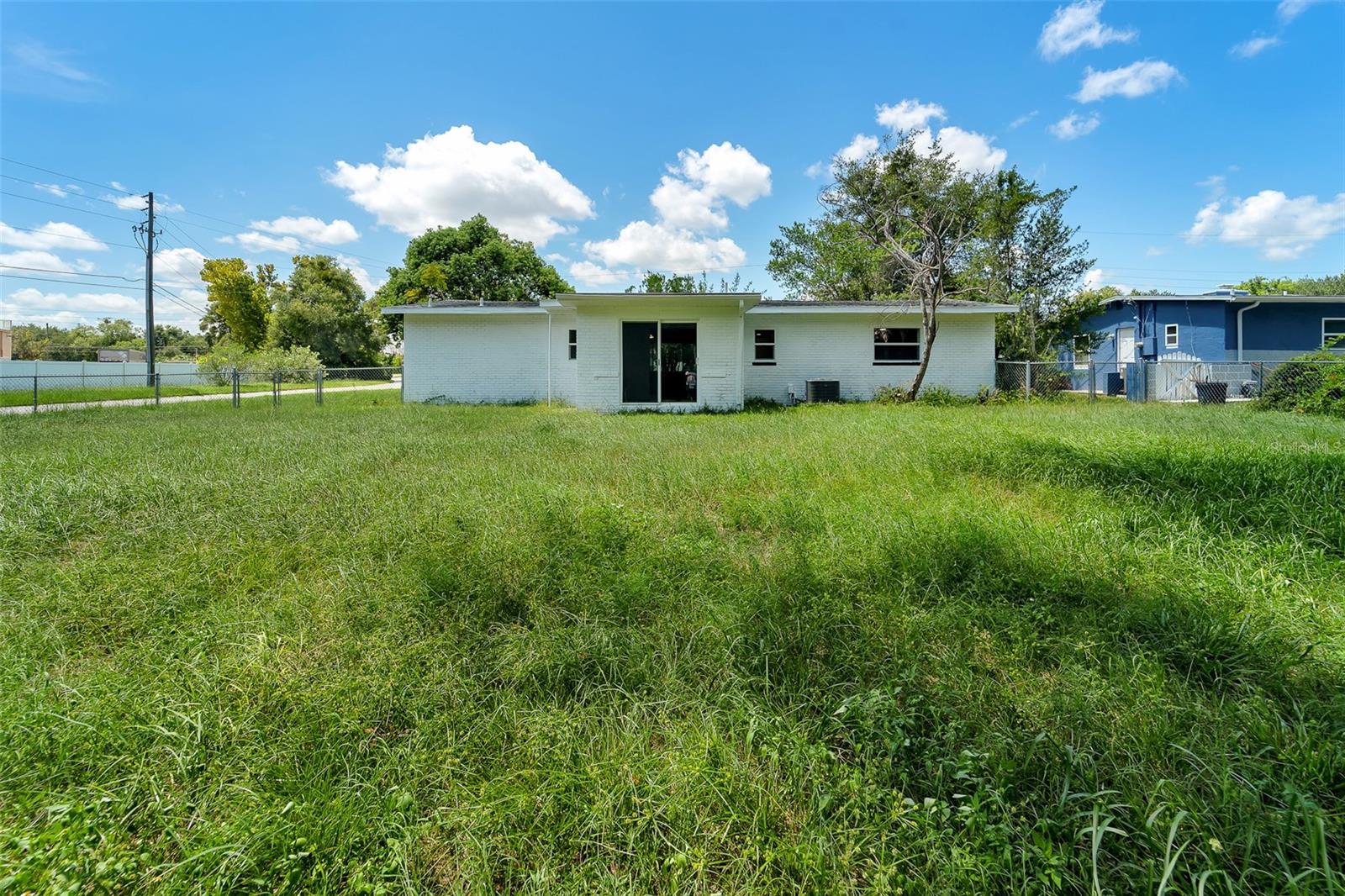 8 Flamevine Ln Property Photo 13