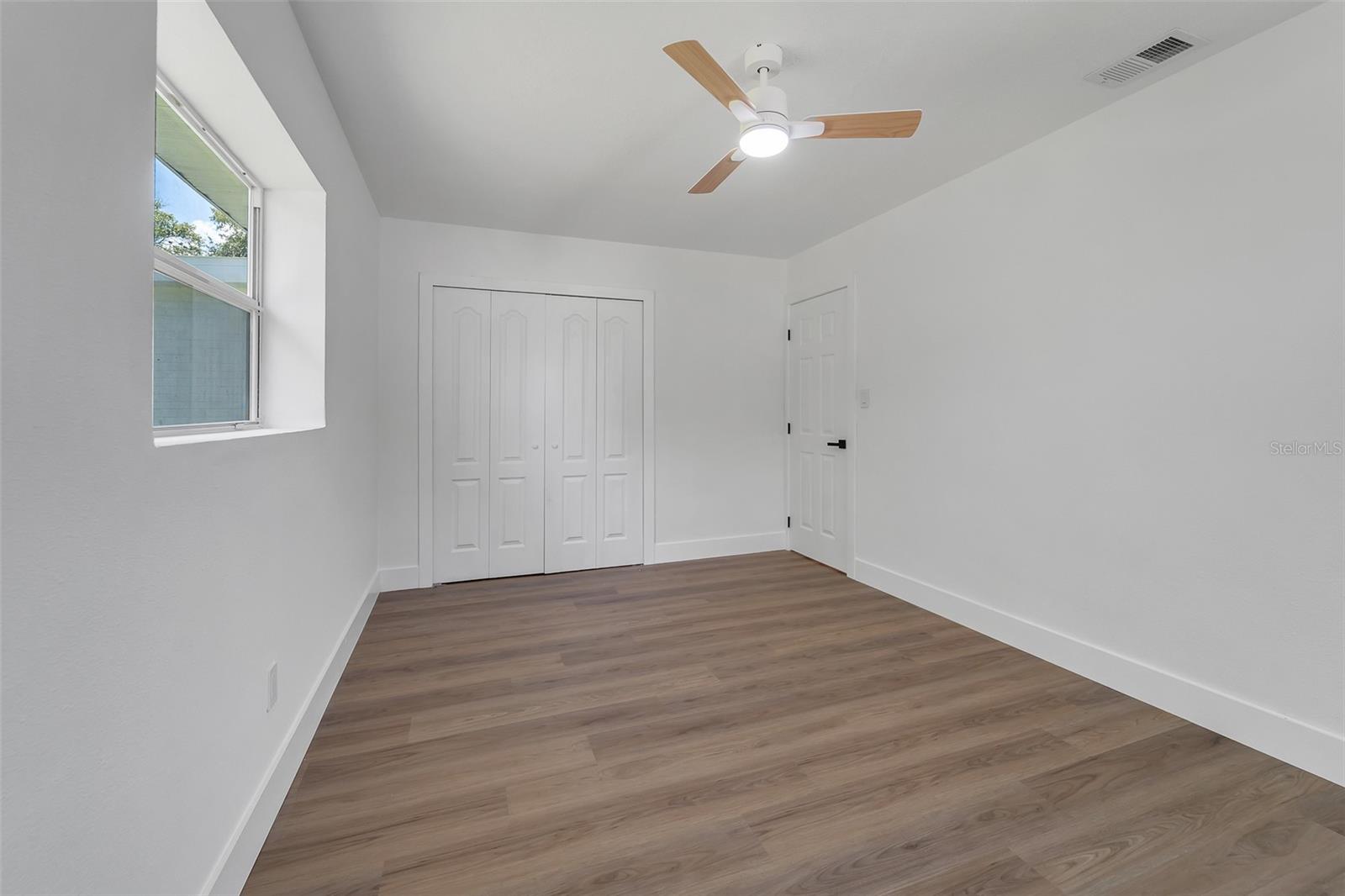 8 Flamevine Ln Property Photo 22