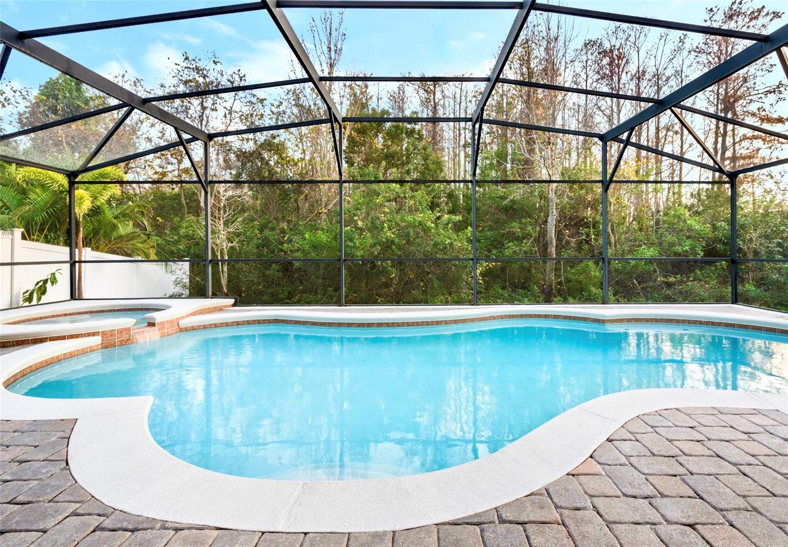 2555 Sand Arbor Cir Property Photo 3