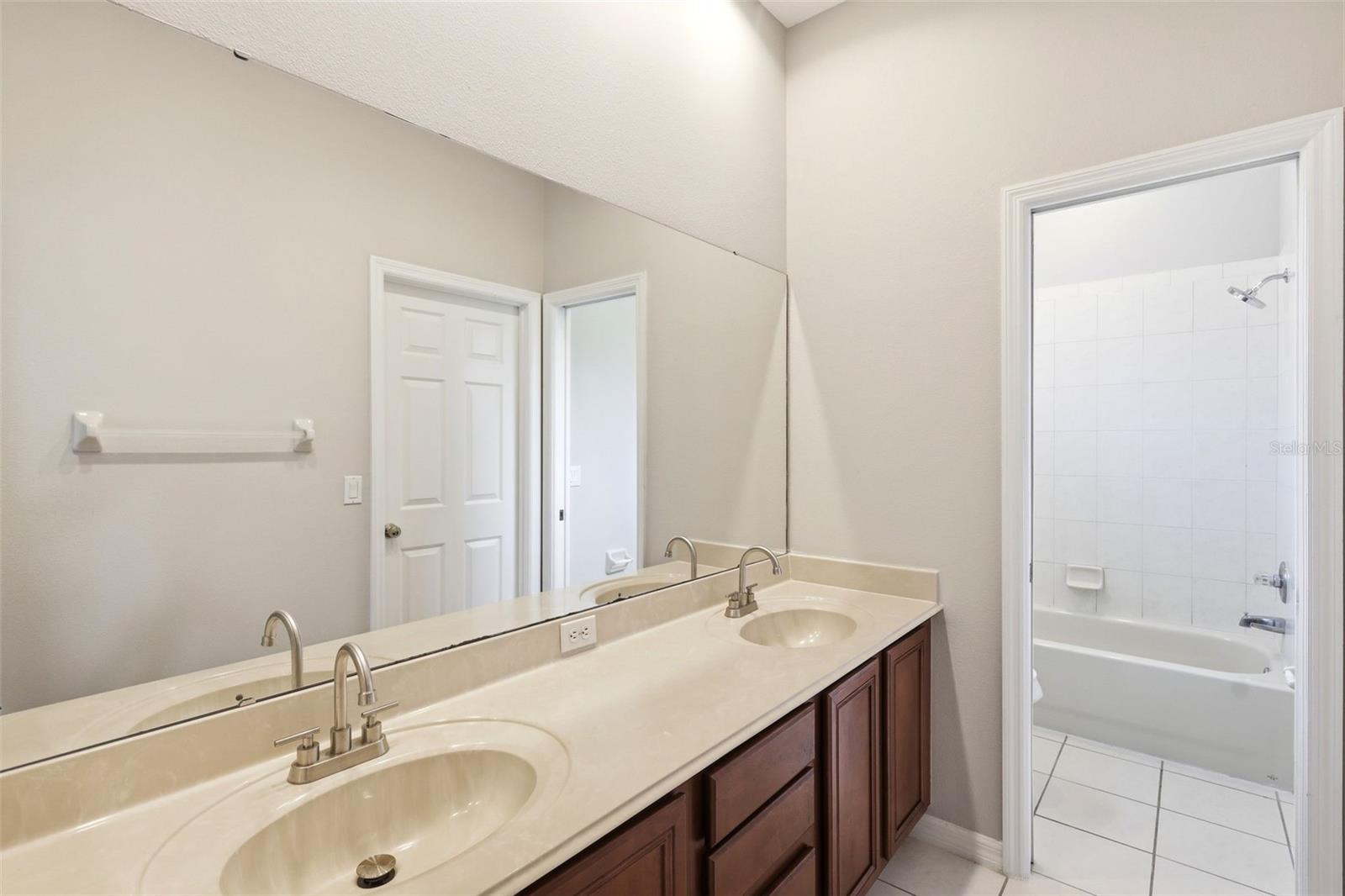 2555 Sand Arbor Cir Property Photo 26