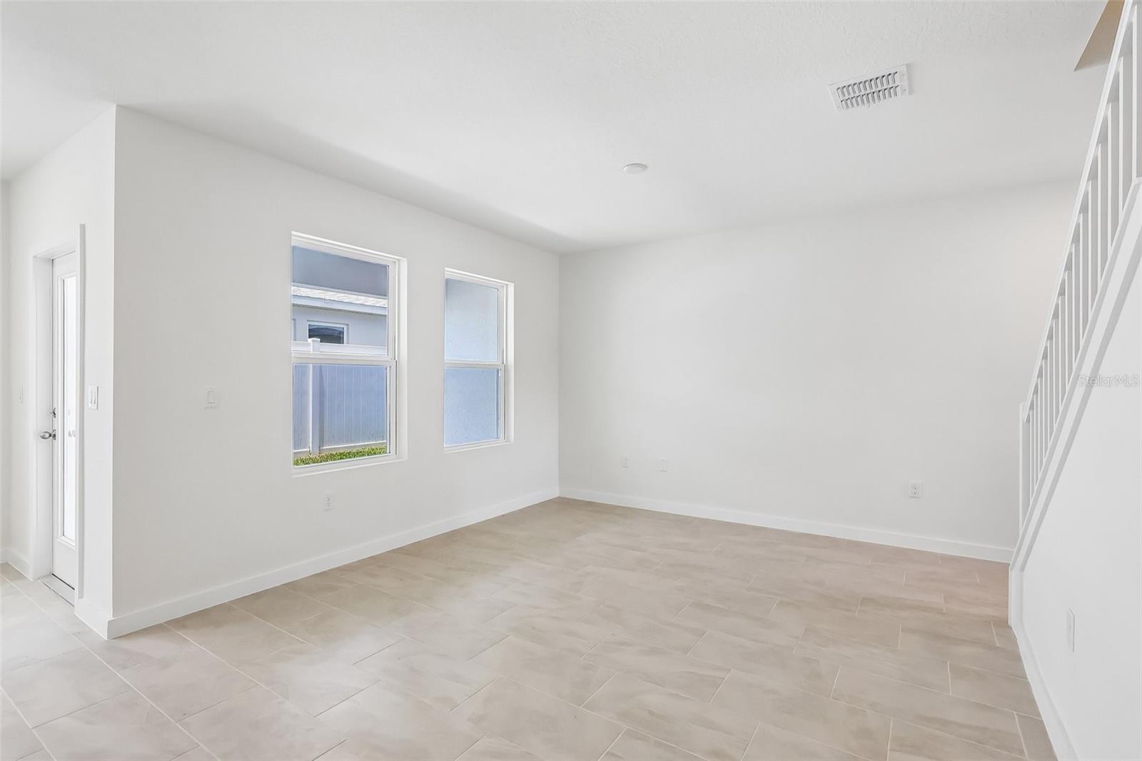 2688 Meadow Crest Dr Property Photo 6