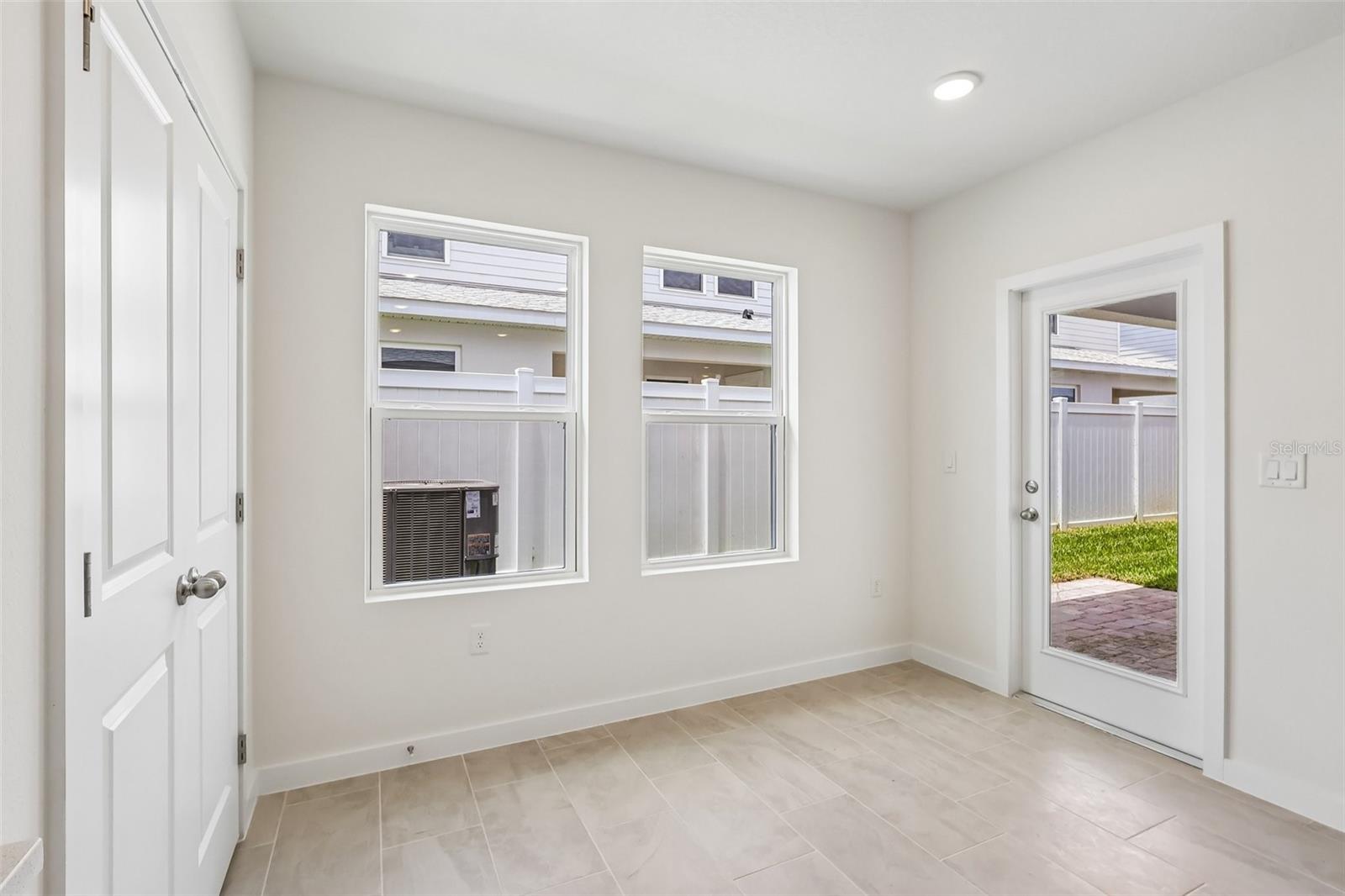 2688 Meadow Crest Dr Property Photo 8