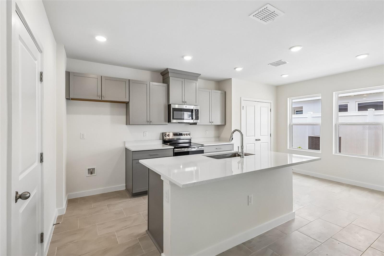 2688 Meadow Crest Dr Property Photo 10