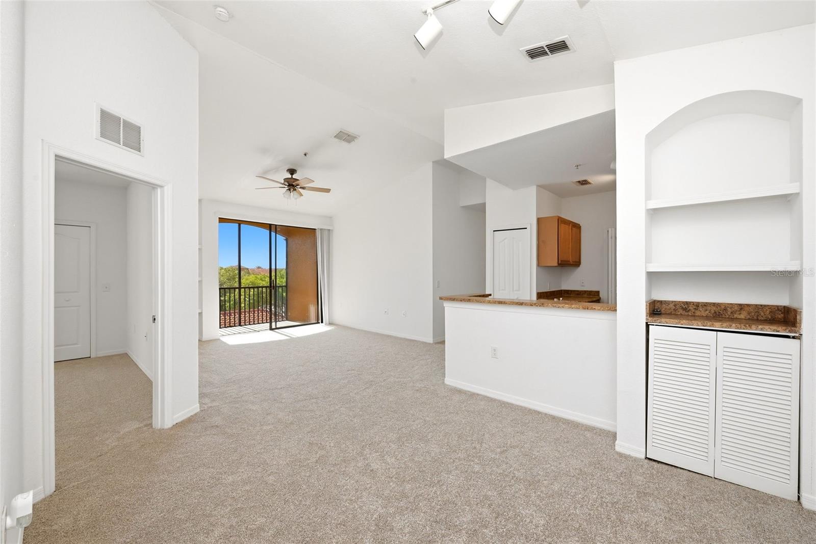 6169 Metrowest Blvd #305 Property Photo 3