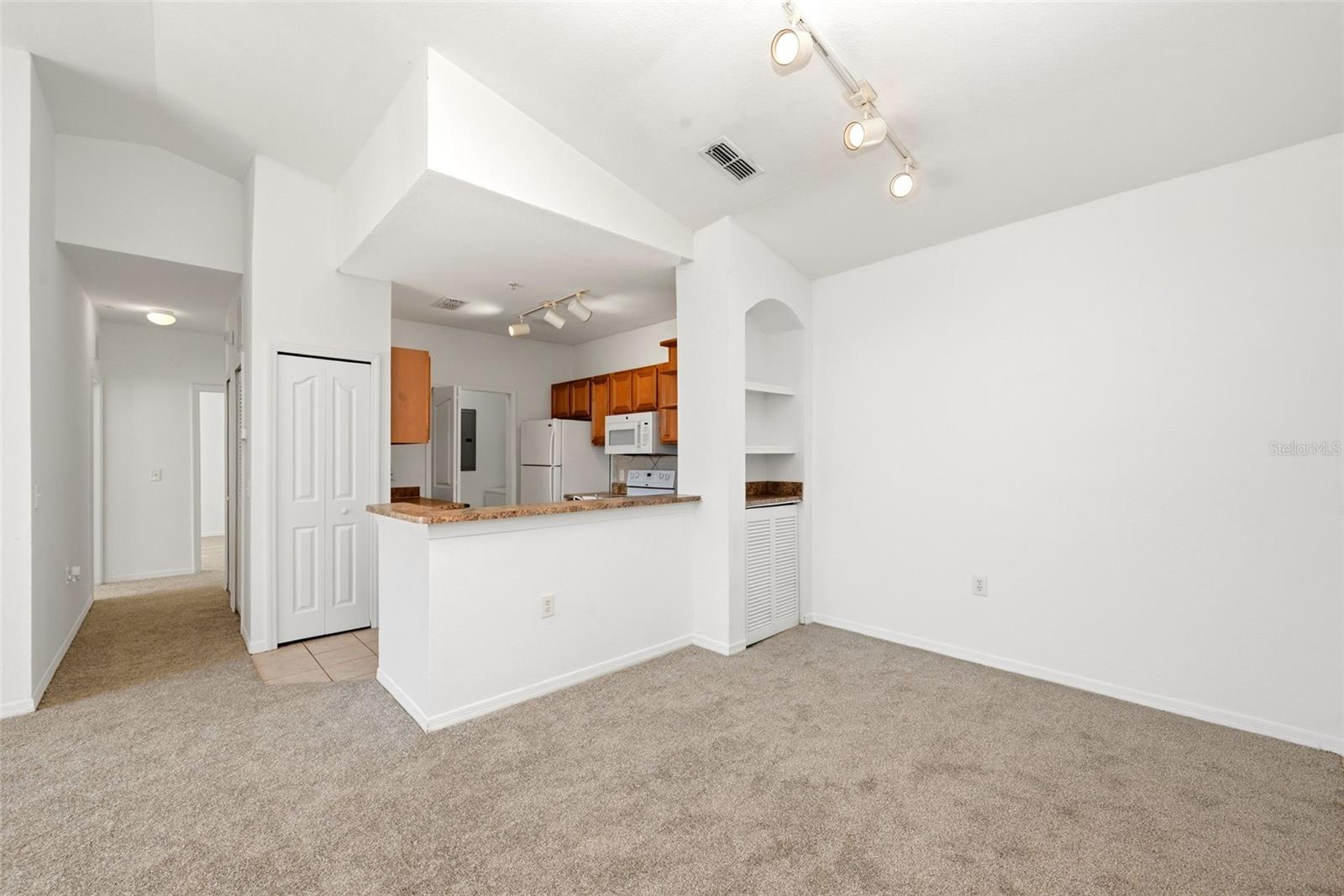 6169 Metrowest Blvd #305 Property Photo 4