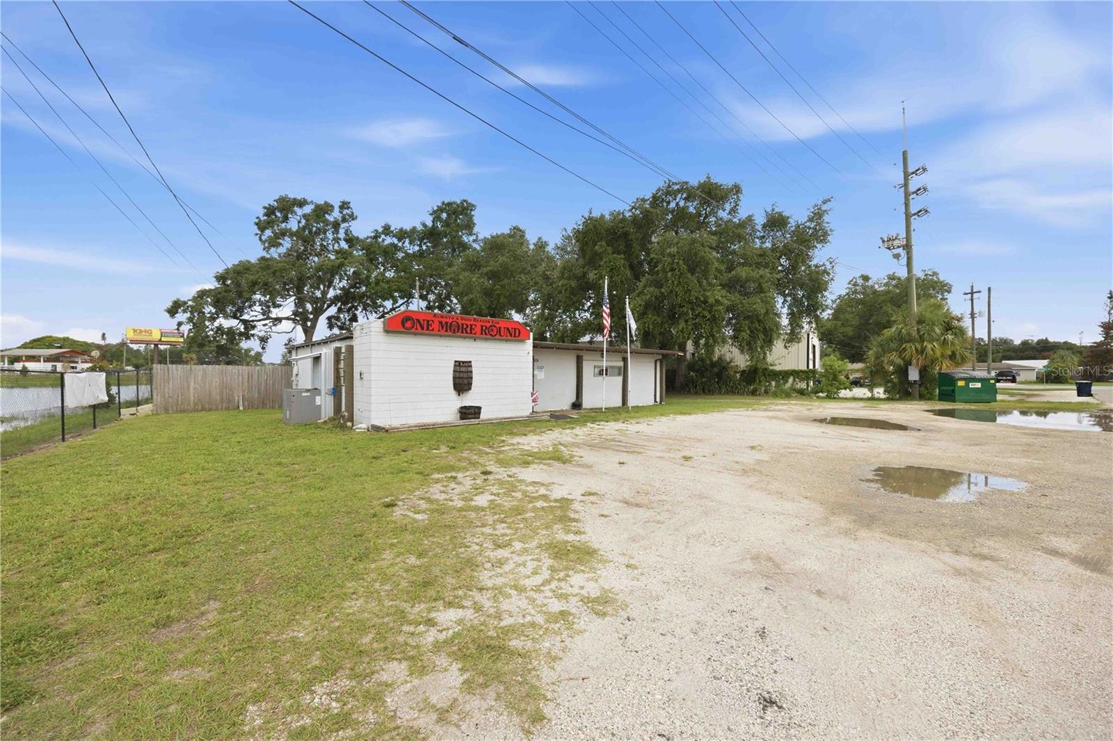 404 Eaker St Property Photo 3