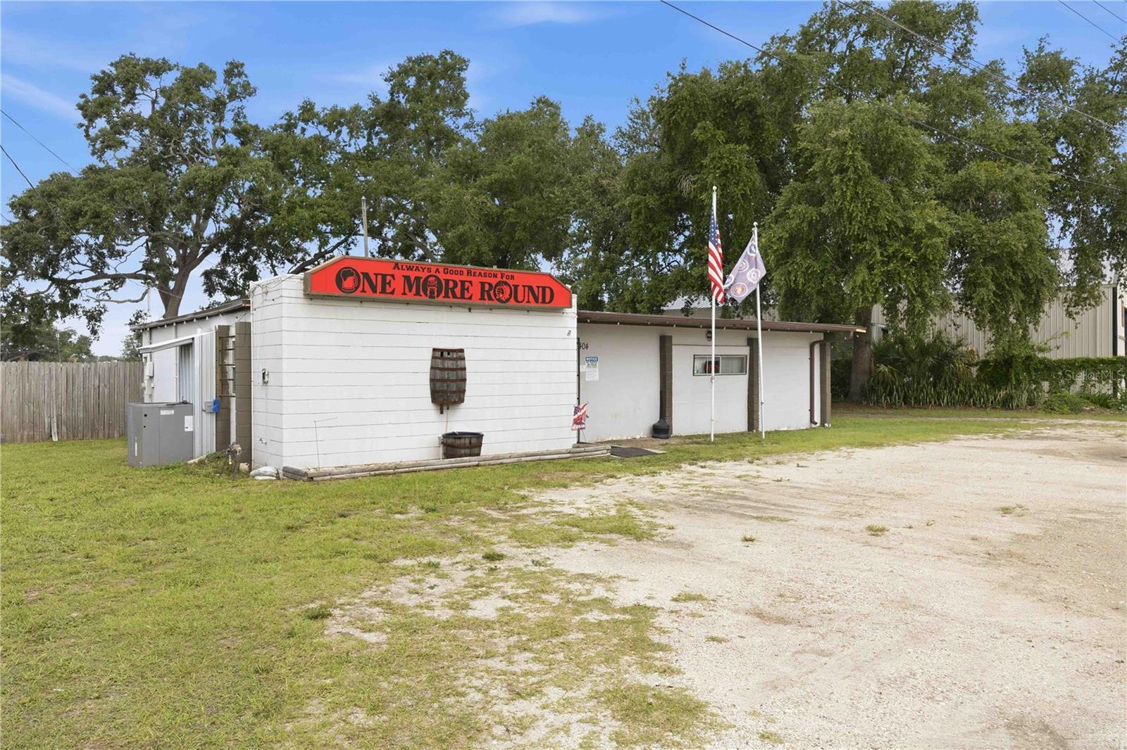 404 Eaker St Property Photo 4