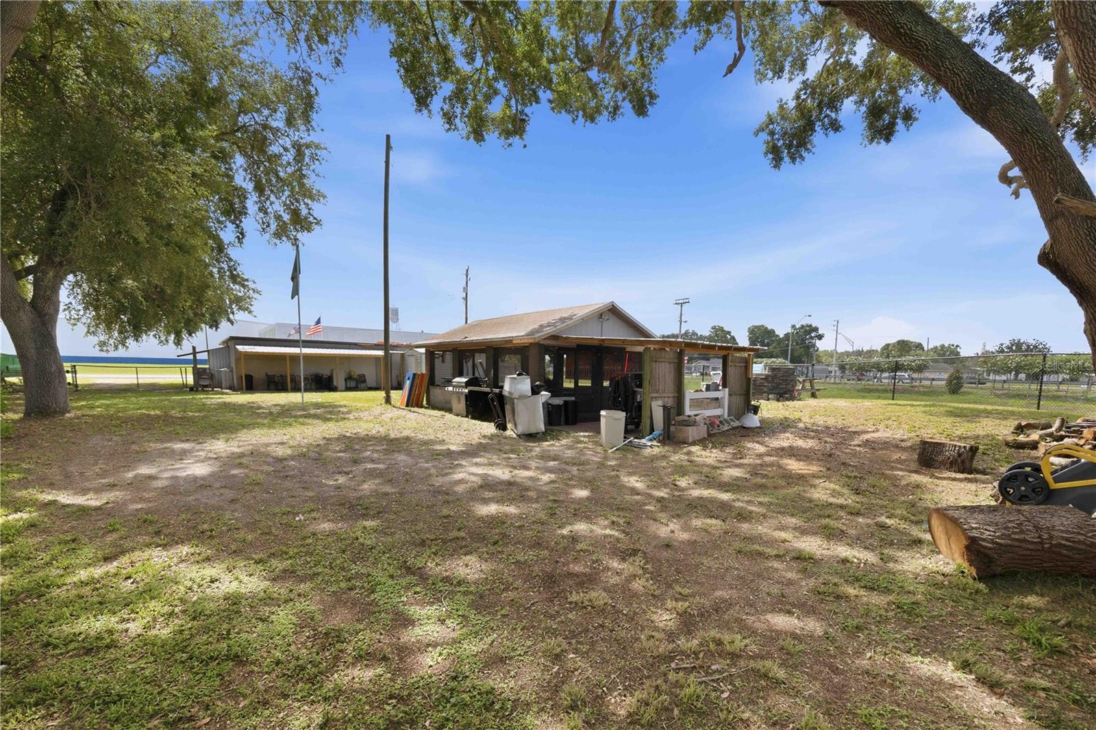 404 Eaker St Property Photo 25