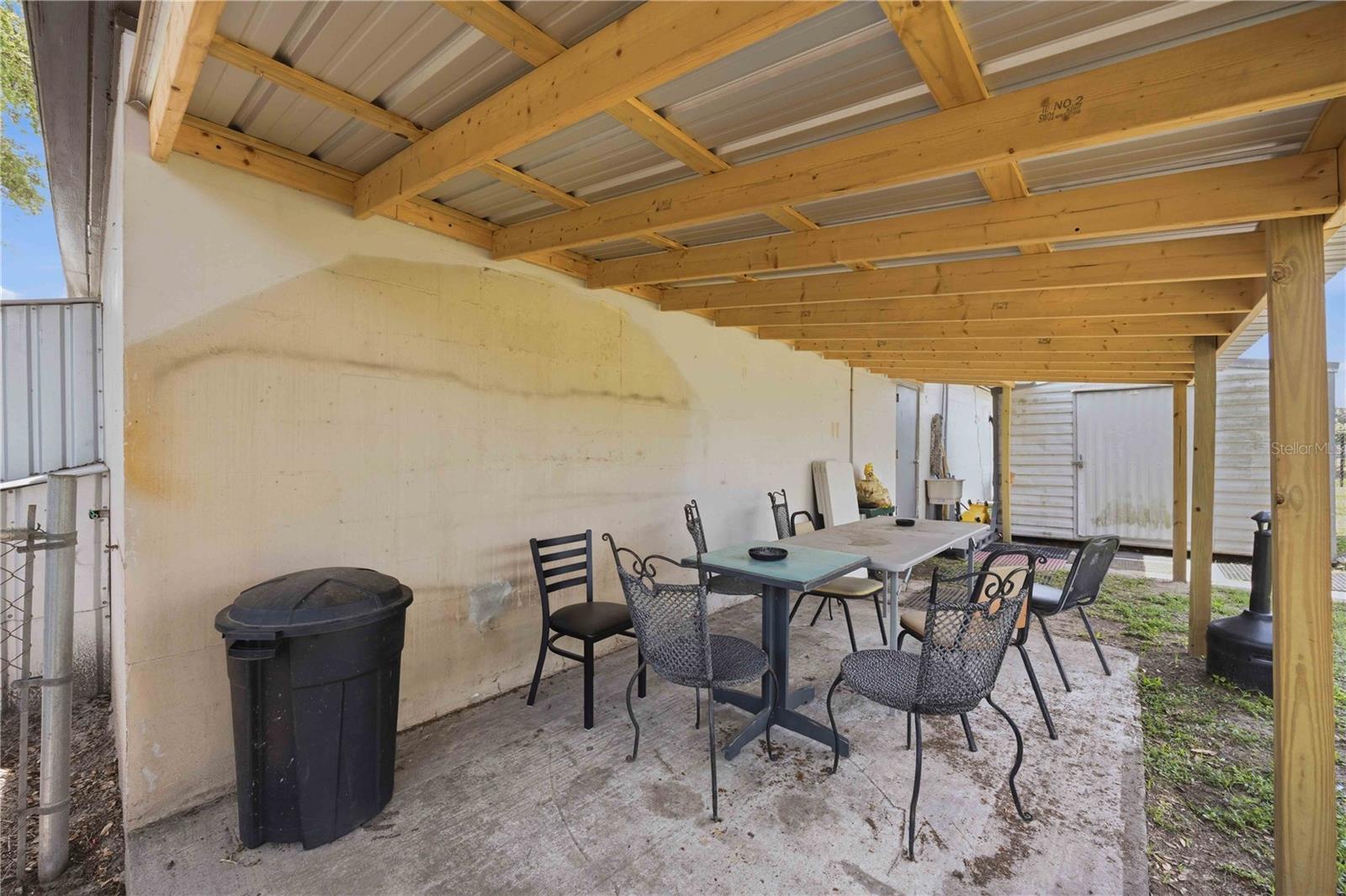 404 Eaker St Property Photo 27