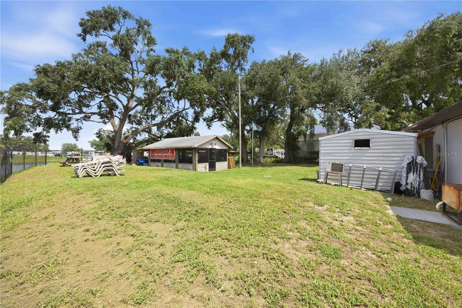 404 Eaker St Property Photo 29