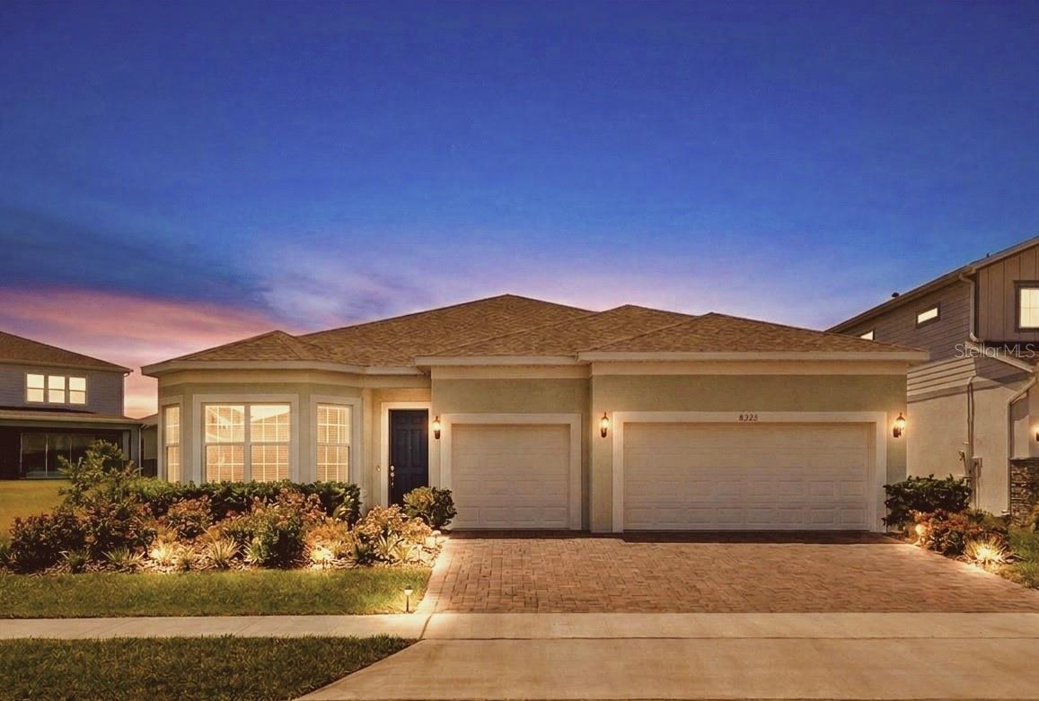 8322 Park Cliff Way Property Photo 2