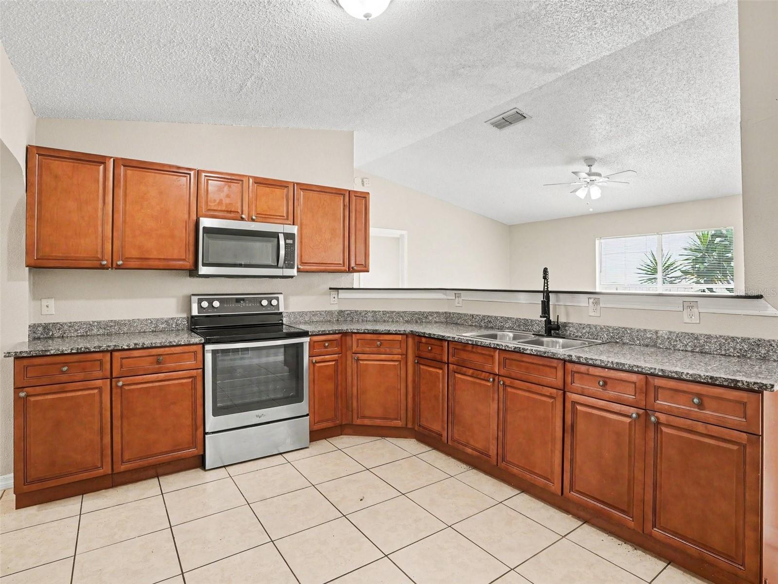 12 Herring Ct Property Photo 8