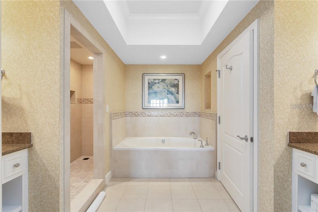 7593 Gathering Dr #511 Property Photo 12