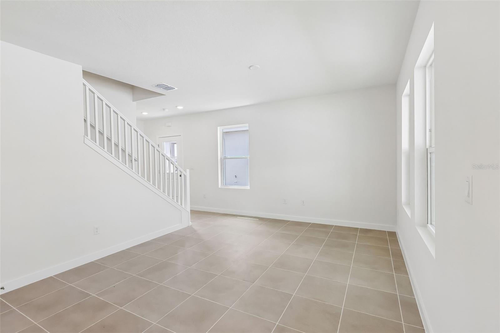2692 Meadow Crest Dr Property Photo 7