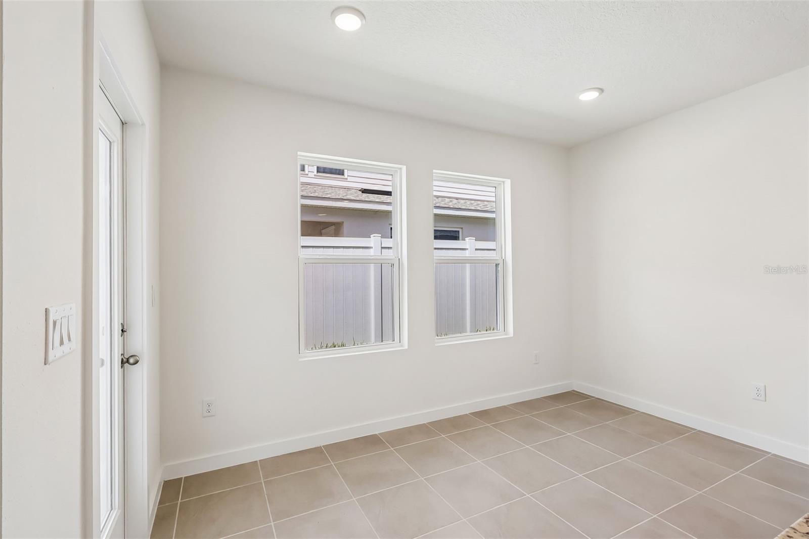 2692 Meadow Crest Dr Property Photo 9