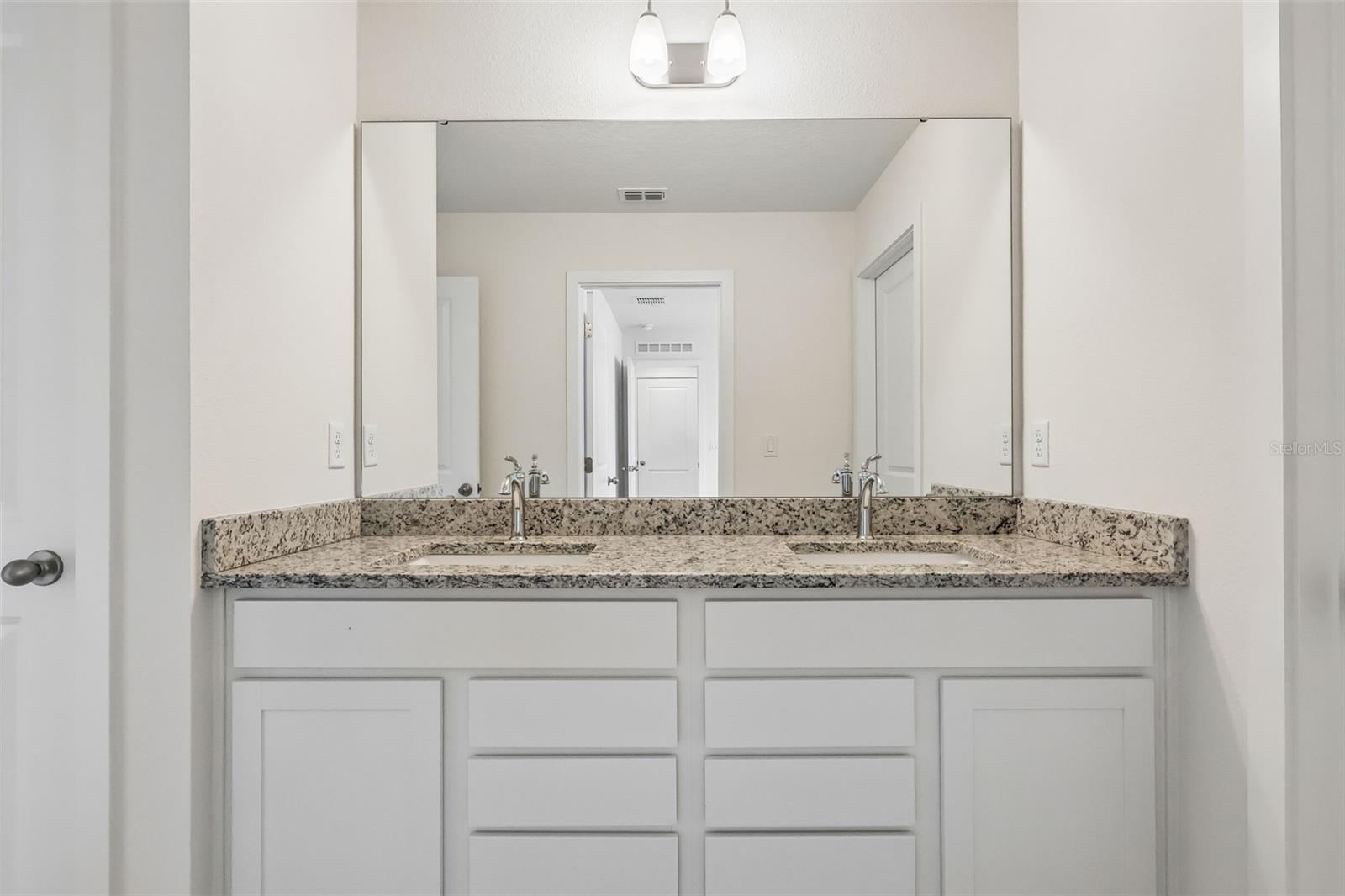2692 Meadow Crest Dr Property Photo 22