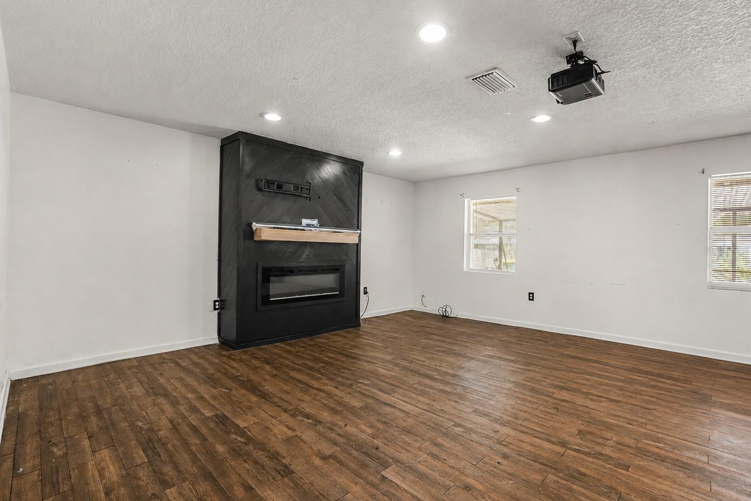 1124 Grant Ave Property Photo 4