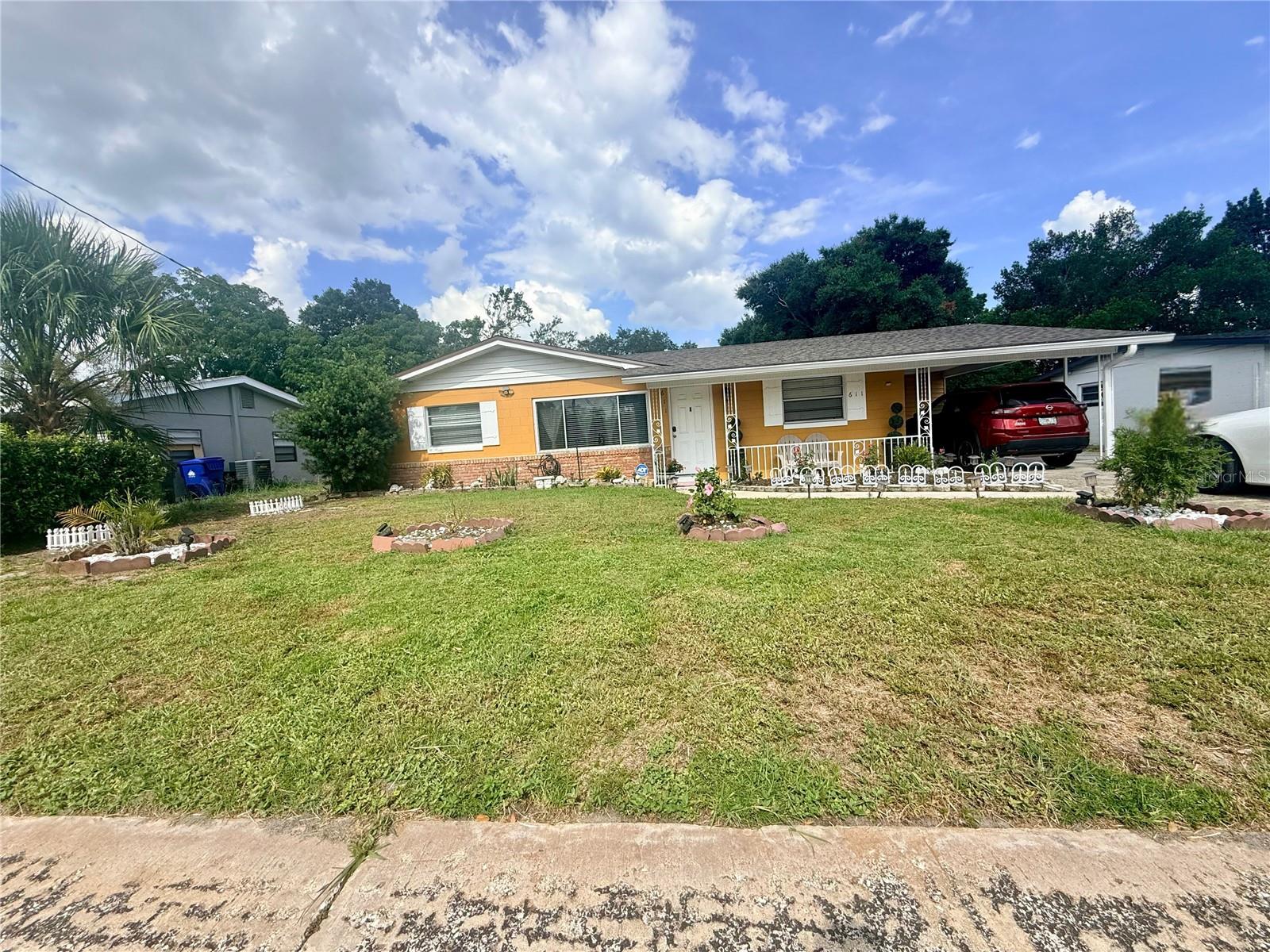 611 Ridgefield Ave Property Photo 1