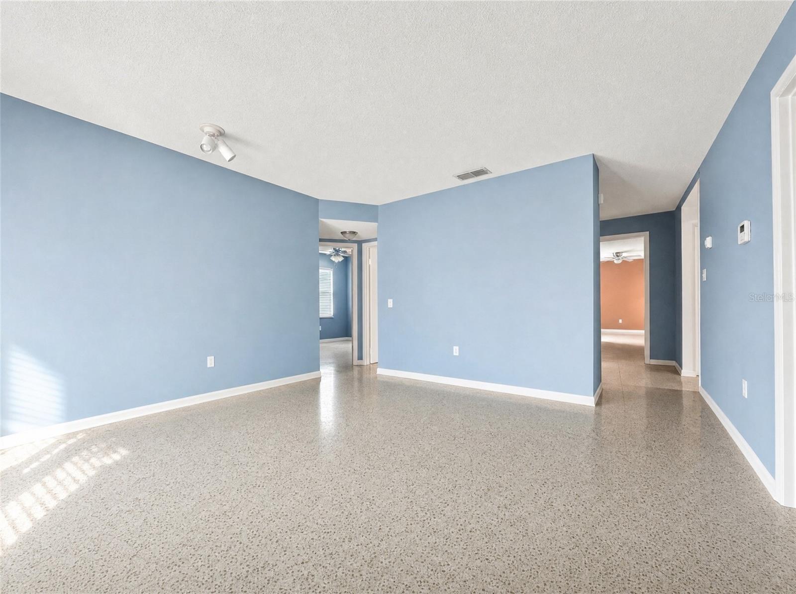 611 Ridgefield Ave Property Photo 5