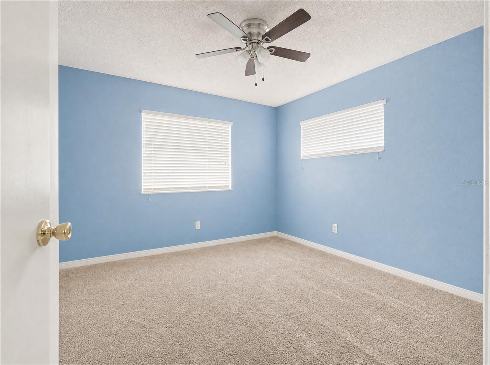 611 Ridgefield Ave Property Photo 6