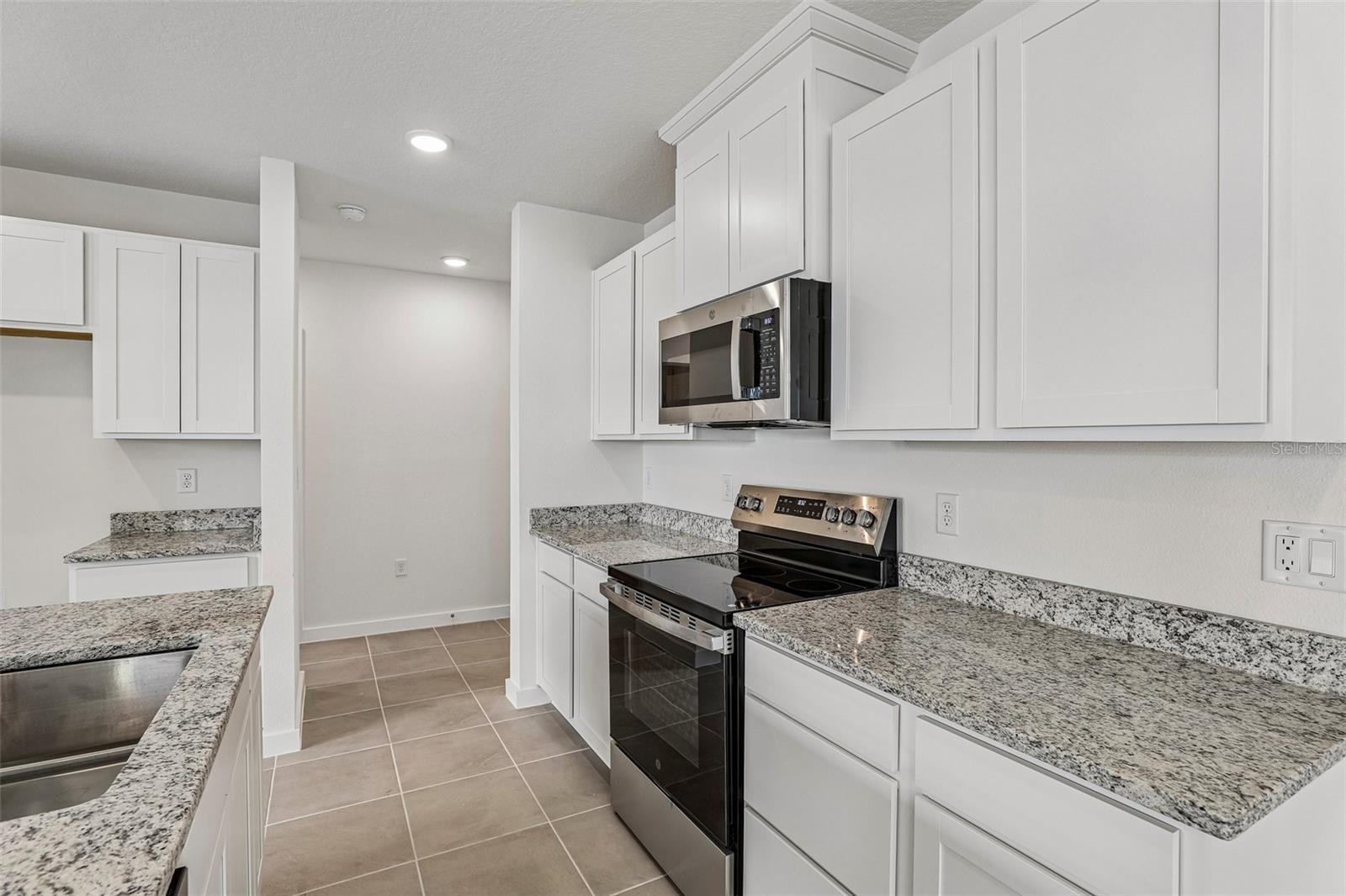 2720 Meadow Crest Dr Property Photo 5