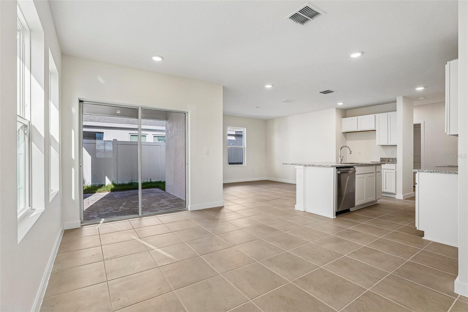 2720 Meadow Crest Dr Property Photo 8