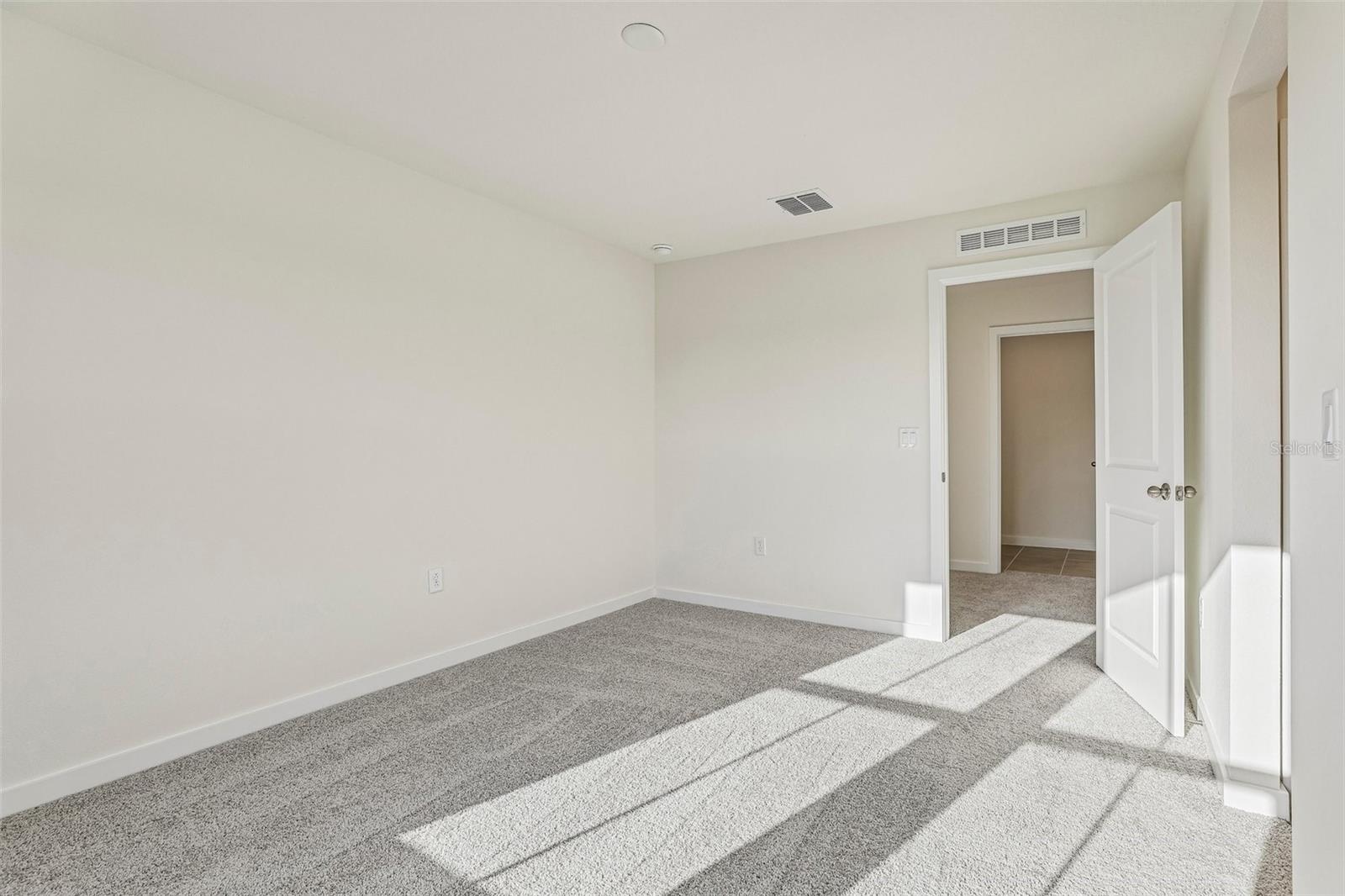 2720 Meadow Crest Dr Property Photo 12