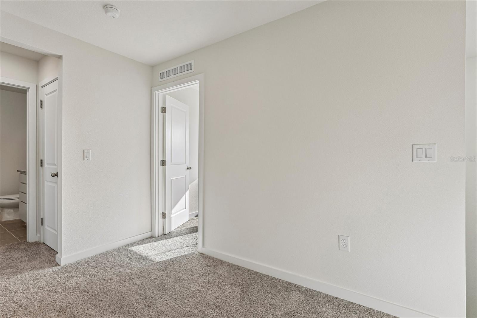 2720 Meadow Crest Dr Property Photo 25